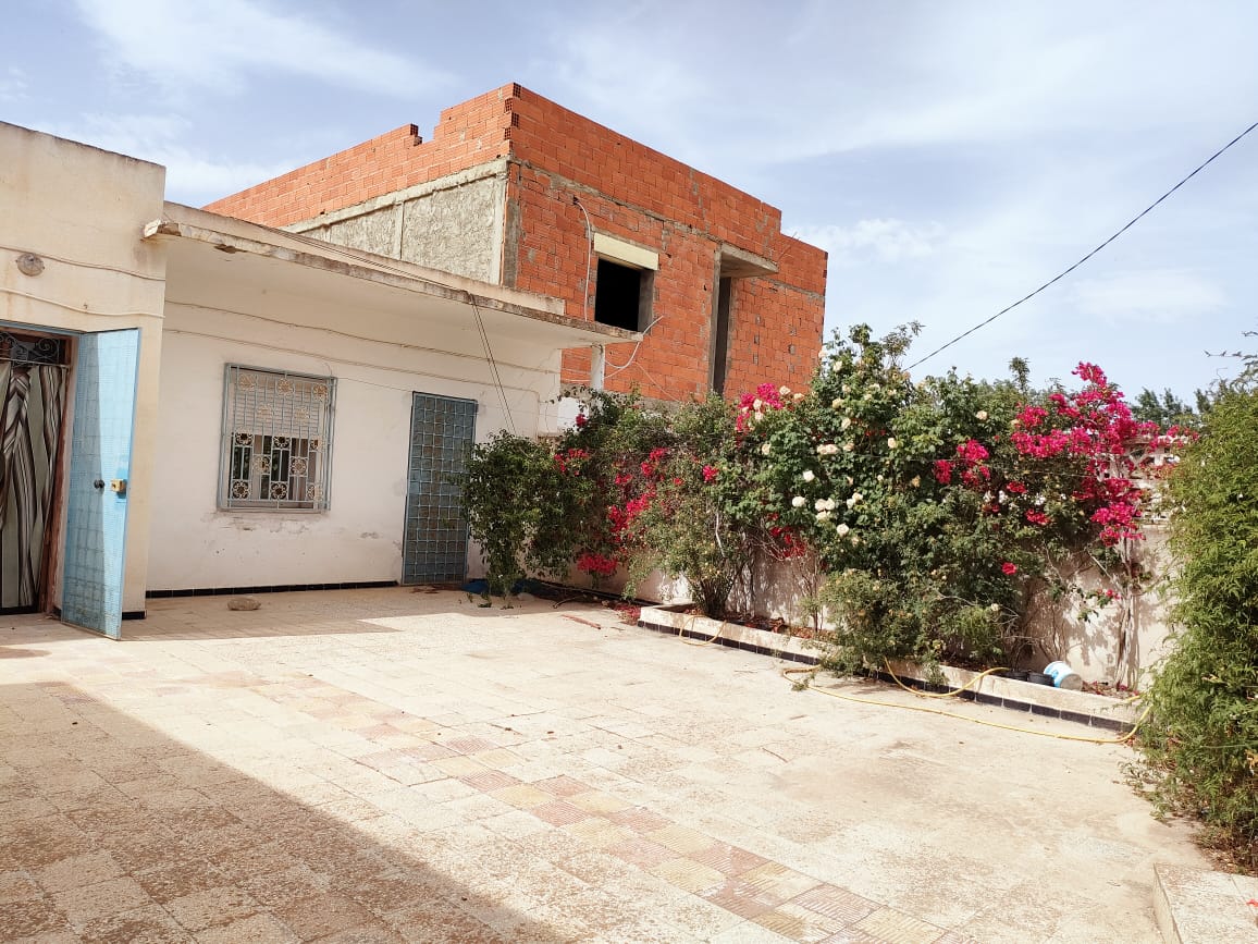 Makthar&nbsp;Makthar&nbsp;Vente&nbsp;Maisons&nbsp;Gps  villa spacieuse sur avenue � makthar