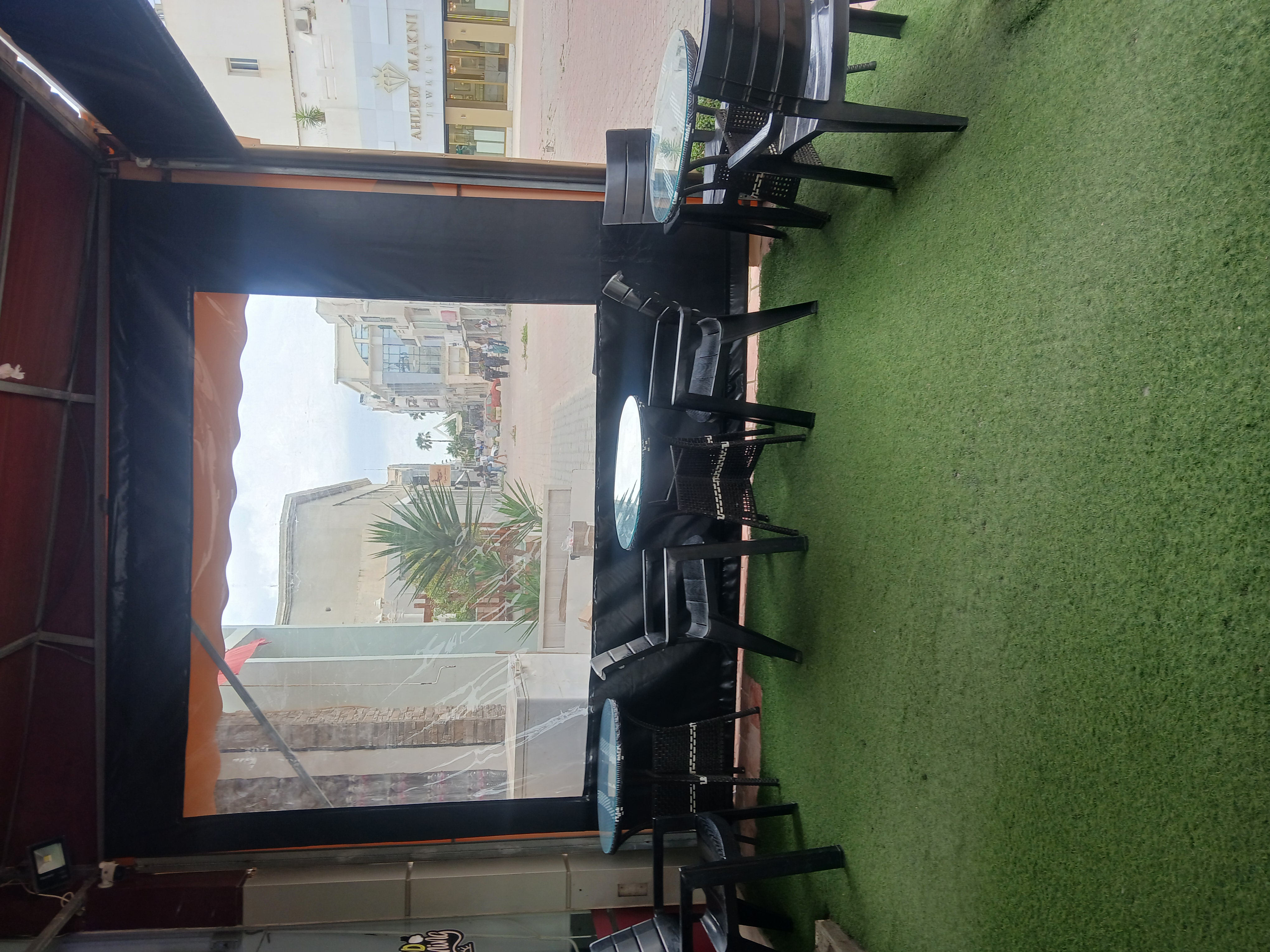 La Marsa&nbsp;Berge Du Lac&nbsp;Bureaux & Commerces&nbsp;Fond de Commerce&nbsp;Caf� food au lac1