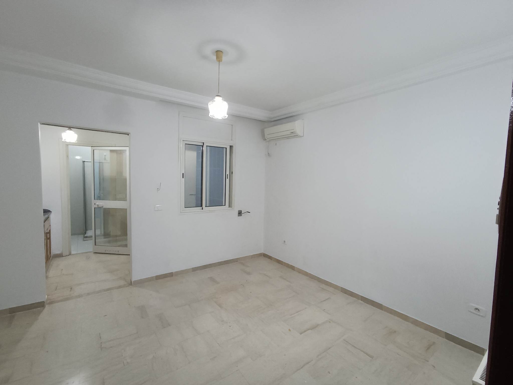 Ain Zaghouan&nbsp;Ain Zaghouan&nbsp;Location&nbsp;Appart. 1 pi�ce&nbsp;S plus 0 haut standing avec parking