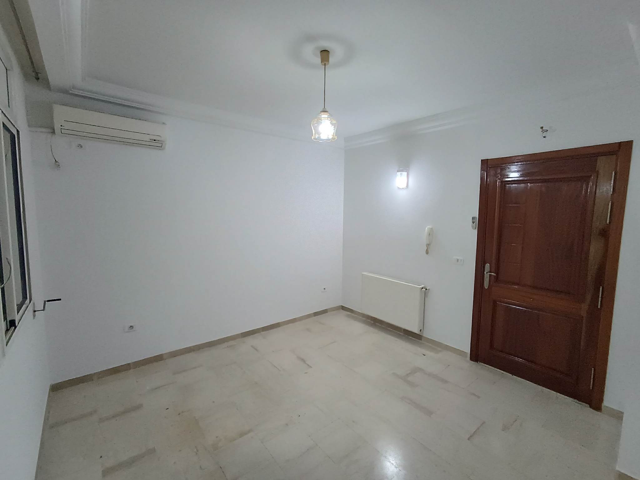 Ain Zaghouan&nbsp;Ain Zaghouan&nbsp;Location&nbsp;Appart. 1 pi�ce&nbsp;S plus 0 haut standing avec parking