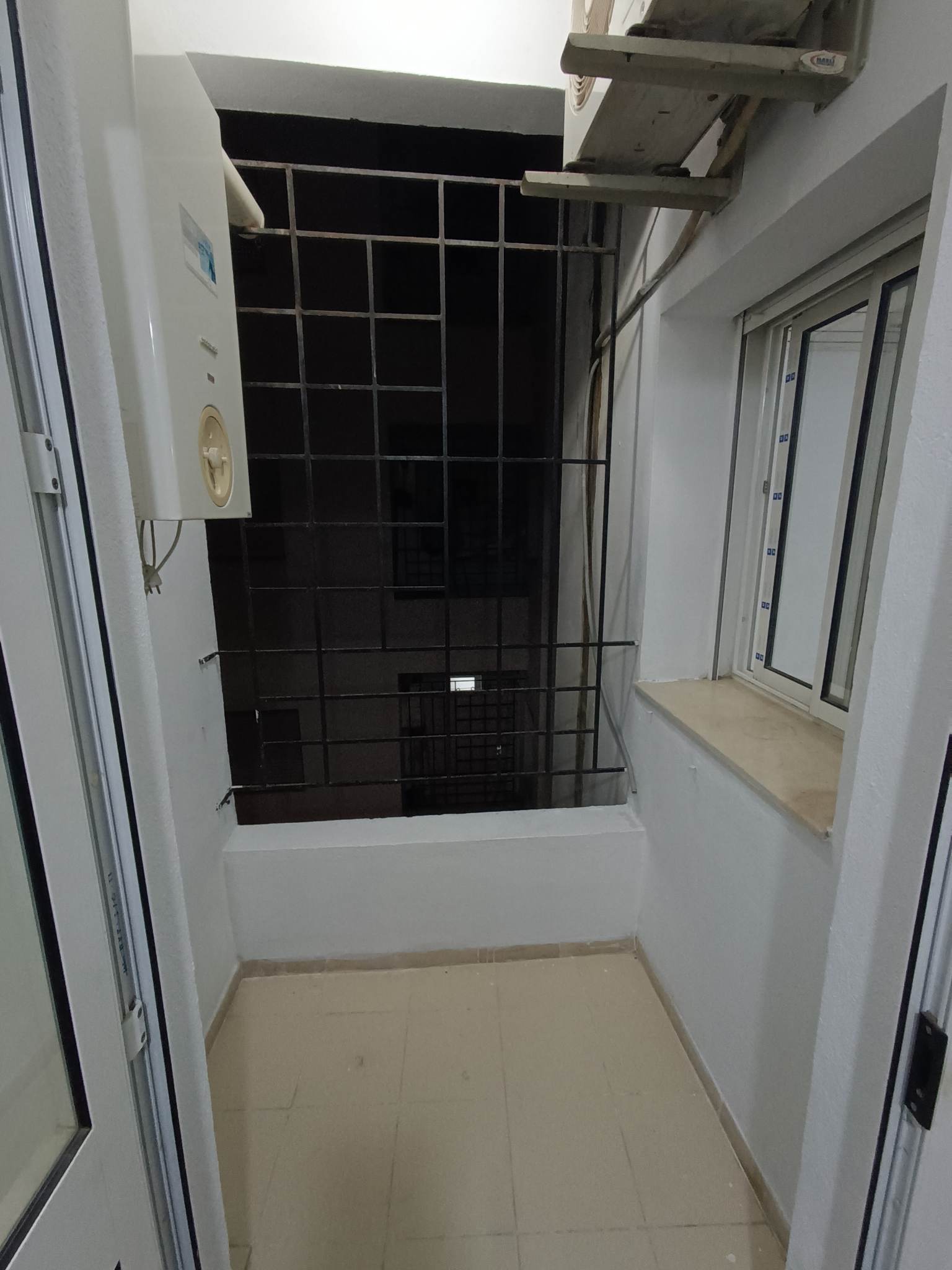 Ain Zaghouan&nbsp;Ain Zaghouan&nbsp;Location&nbsp;Appart. 1 pi�ce&nbsp;S plus 0 haut standing avec parking