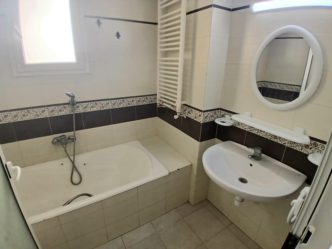 Ariana Ville&nbsp;Cite Ennasr 1&nbsp;Location&nbsp;Appart. 3 pi�ces&nbsp;Nnasr appartement s3