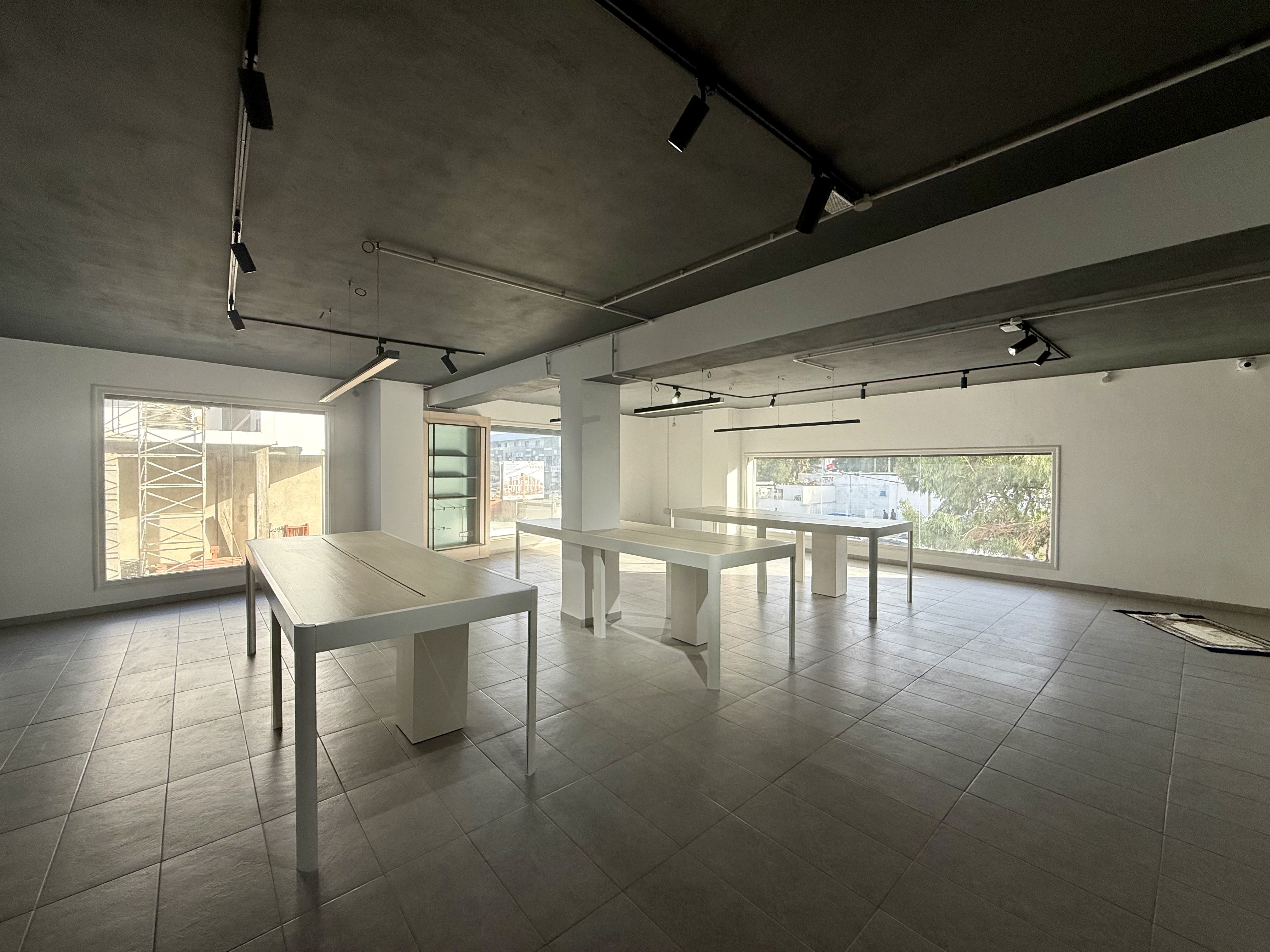 La Soukra&nbsp;La Soukra&nbsp;Bureaux & Commerces&nbsp;Surfaces&nbsp;Local commercial en mezzanine