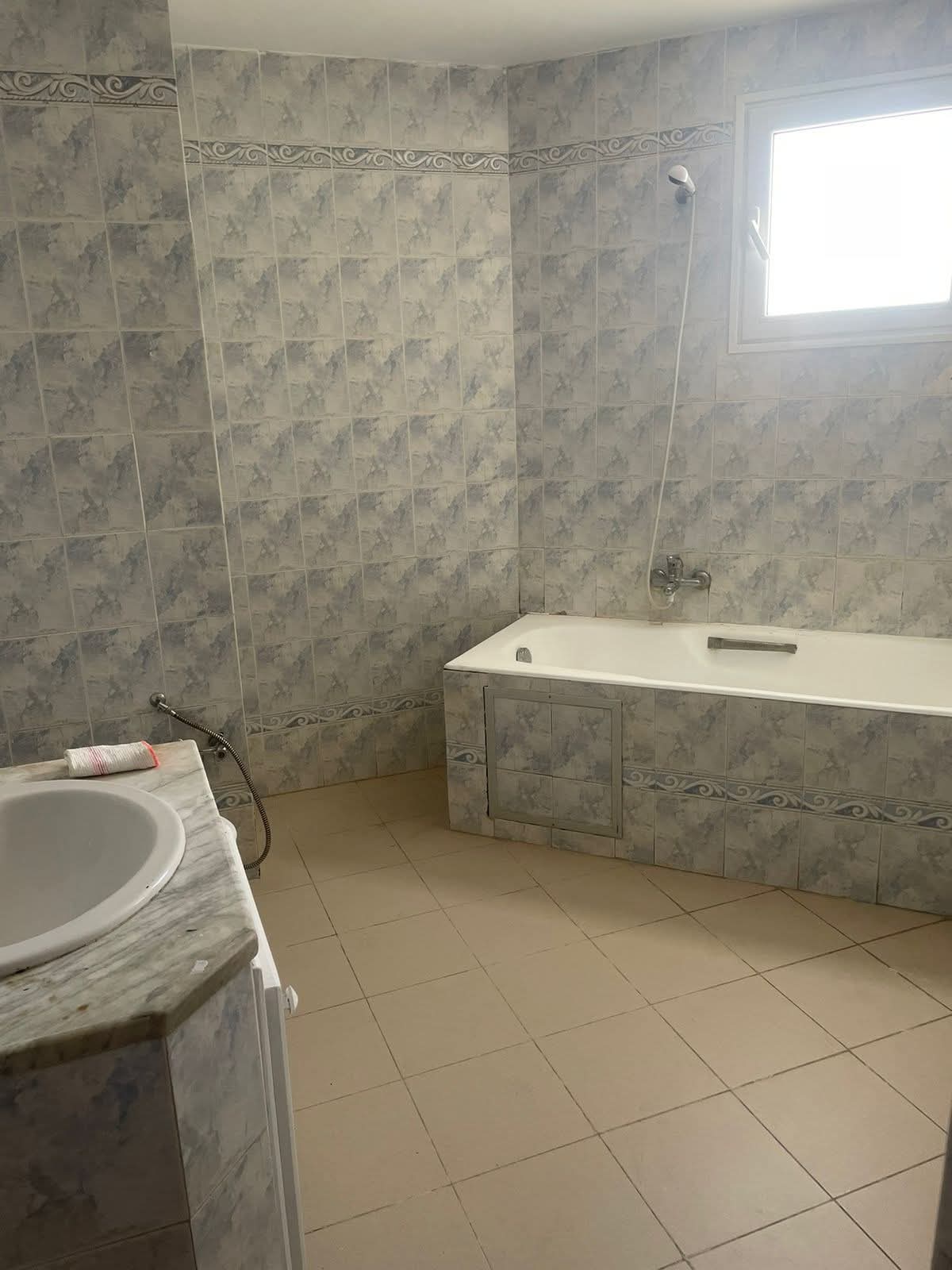 Bab Bhar&nbsp;Republique&nbsp;Location&nbsp;Appart. 4 pi�ces&nbsp;Super s2 r�sidence au passage habitation ou bureau