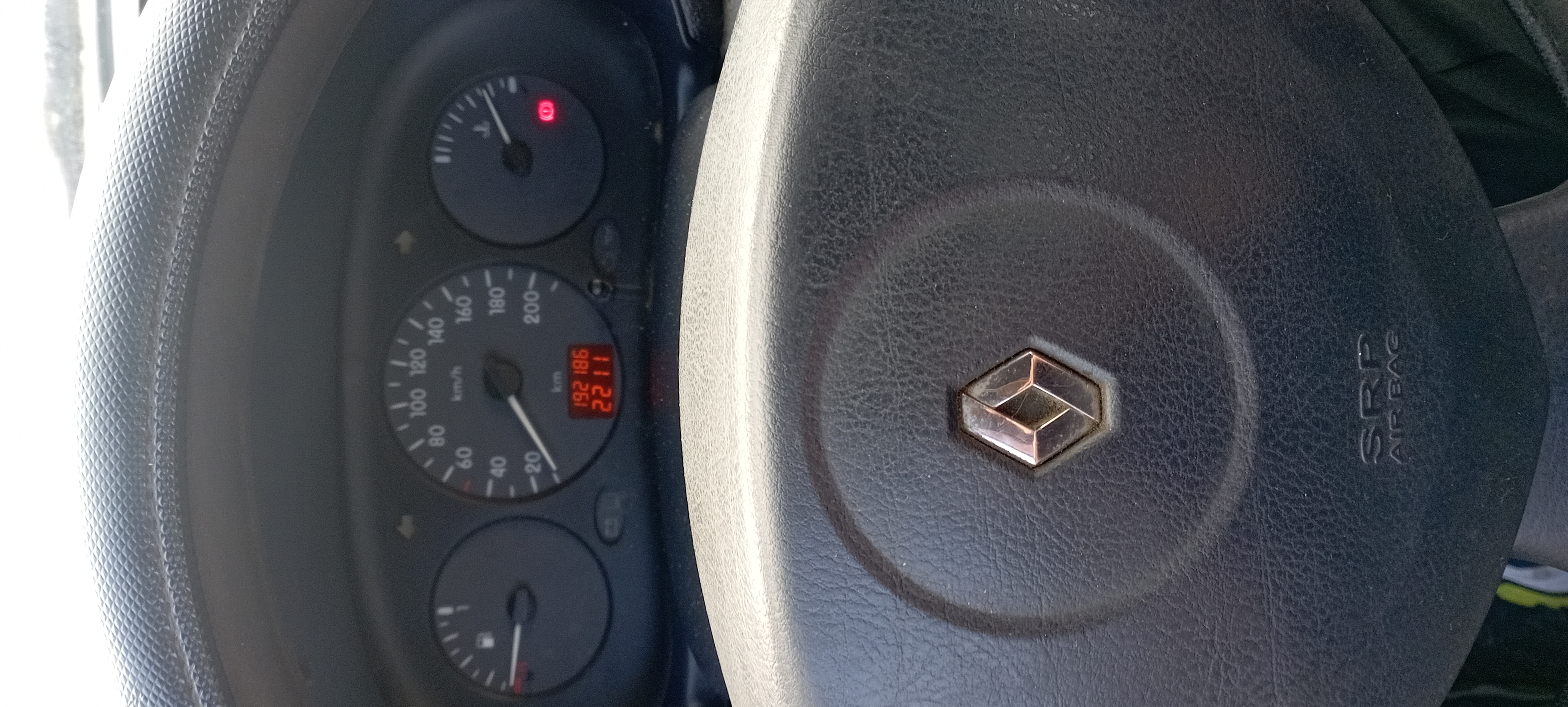 Nouvelle Medina&nbsp;Nouvelle Medina&nbsp;Renault&nbsp;Clio&nbsp;Clio classique tr�s propre d�part � l'�tranger