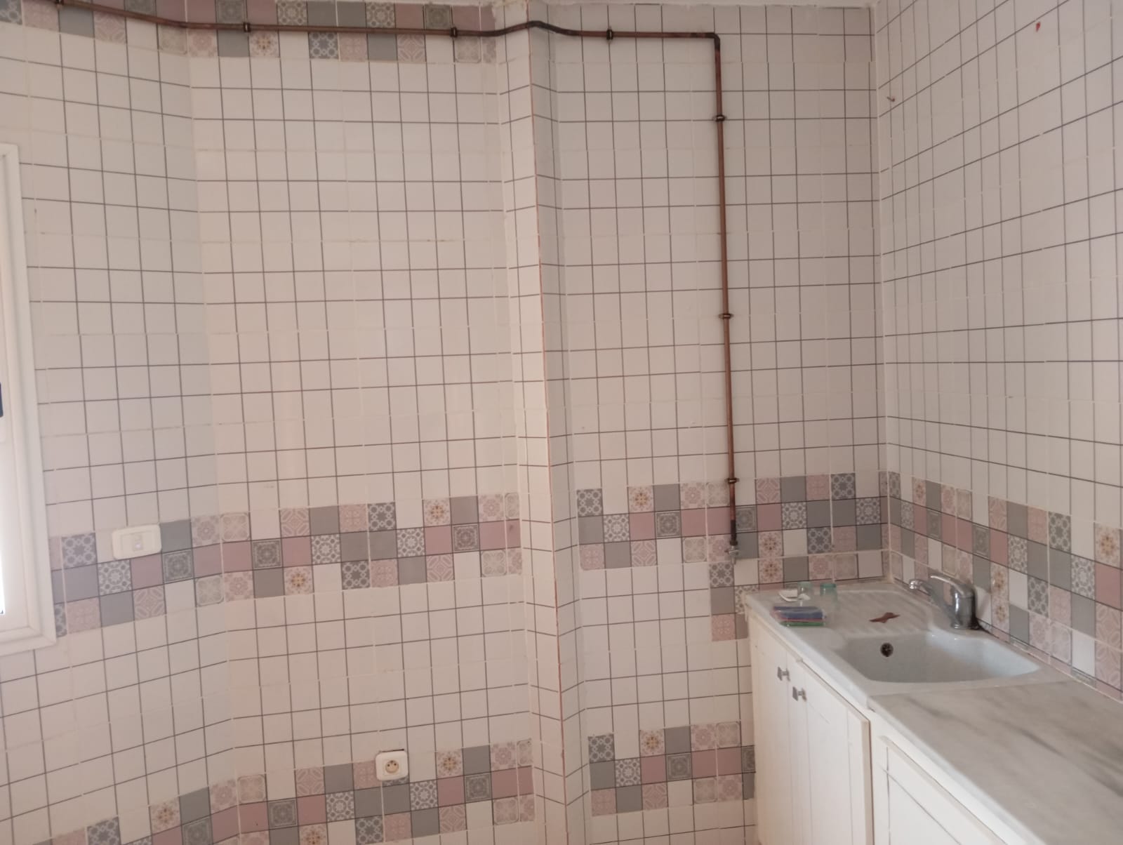 Cite El Khadra&nbsp;Cite El Khadra&nbsp;Location&nbsp;Appart. 3 pi�ces&nbsp;Beau studio