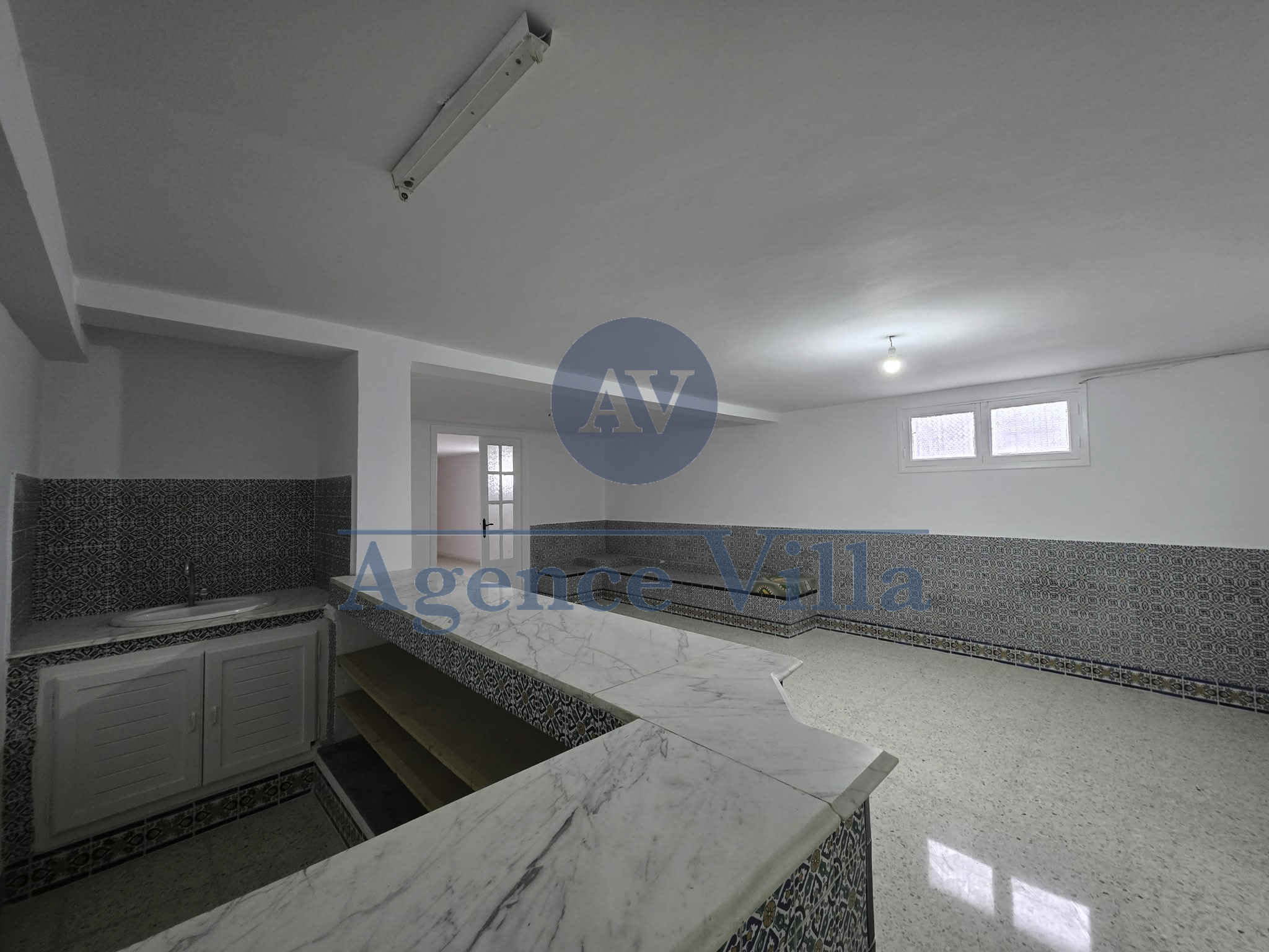 La Marsa&nbsp;Marsa Erriadh&nbsp;Bureaux & Commerces&nbsp;Bureau&nbsp;Une duplex s6 usage bureautique