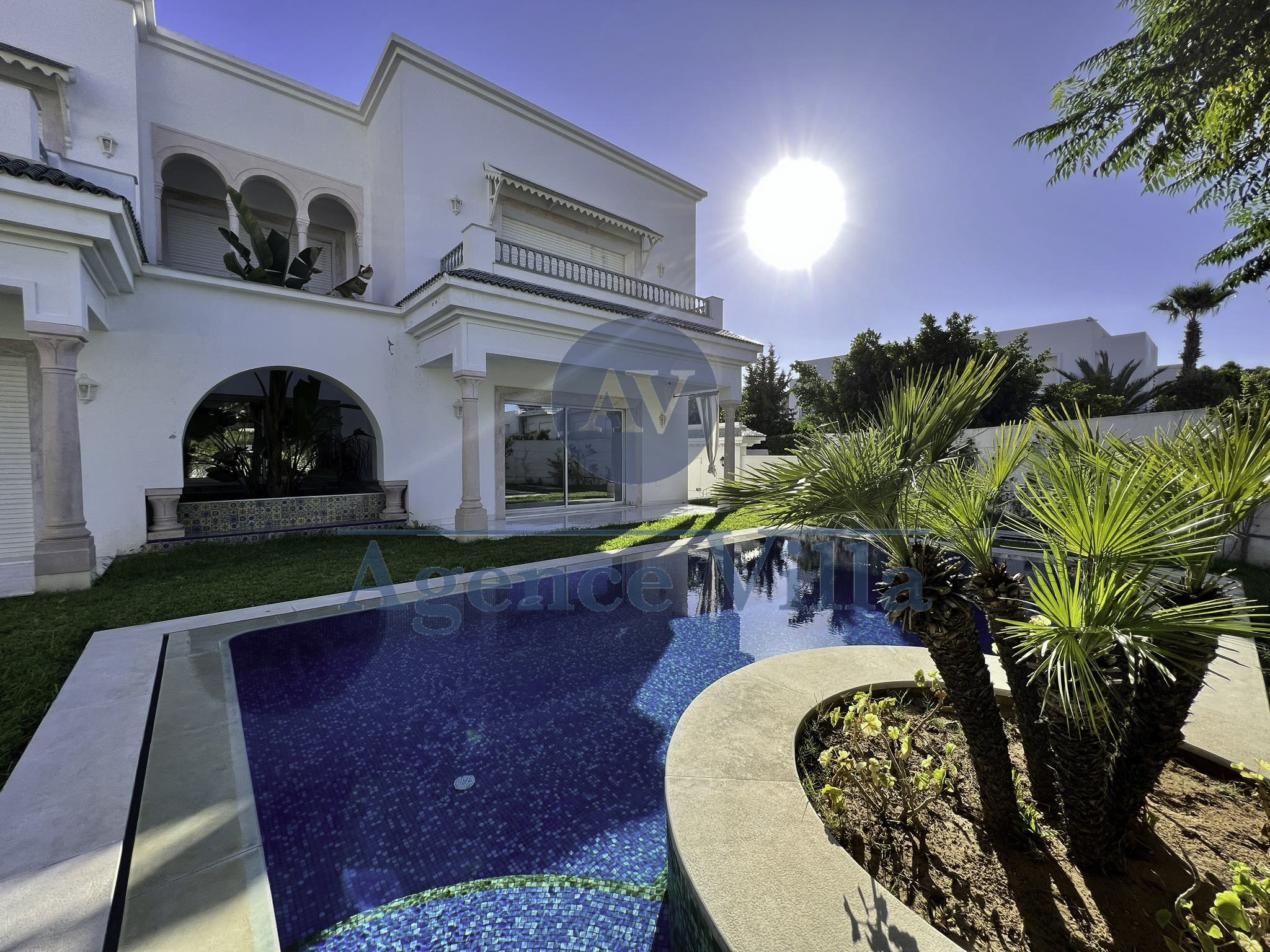 La Marsa&nbsp;Berge Du Lac&nbsp;Location&nbsp;Maisons&nbsp;Villa s4 au lac2 avec piscine et jardin