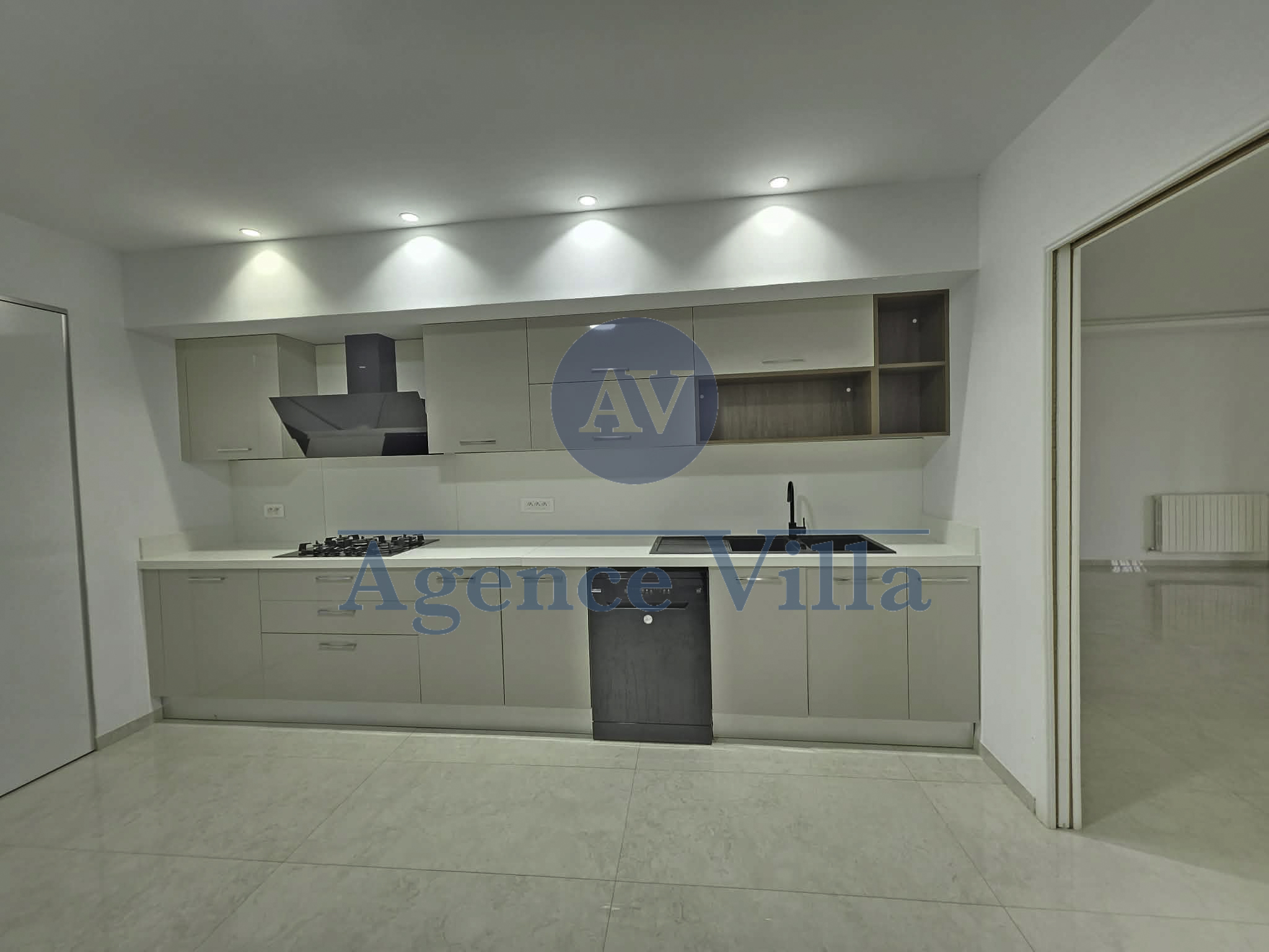 La Marsa&nbsp;Marsa Safsaf&nbsp;Location&nbsp;Appart. 4 pi�ces&nbsp;Un appartement s3 � la marsa vue mer