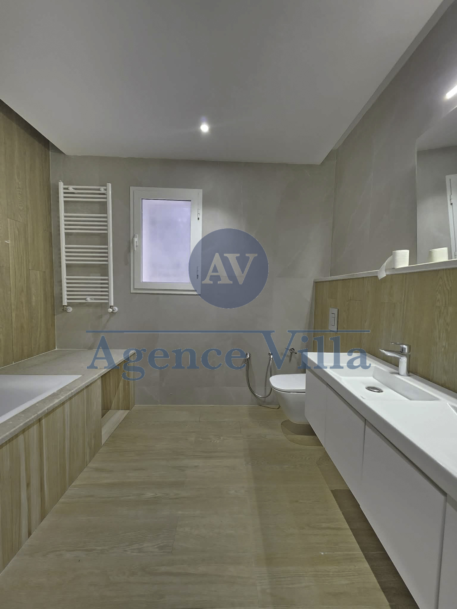 La Marsa&nbsp;Marsa Safsaf&nbsp;Location&nbsp;Appart. 4 pi�ces&nbsp;Un appartement s3 � la marsa vue mer
