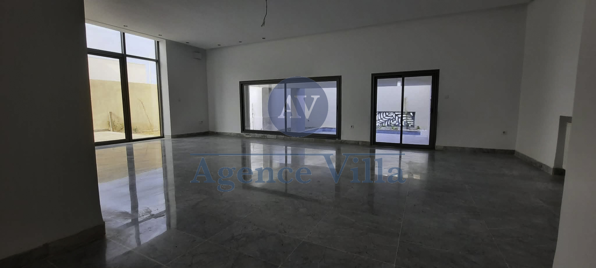 La Marsa&nbsp;Gammart&nbsp;Location&nbsp;Appart. 4 pi�ces&nbsp;Appartement haut standing avec jardin � gammarth