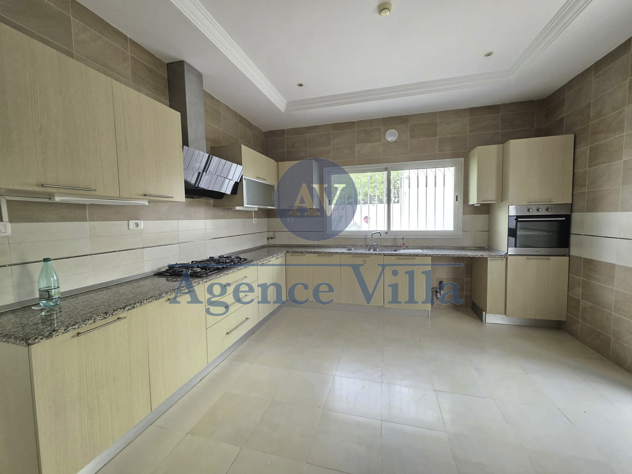 La Marsa&nbsp;Gammart&nbsp;Location&nbsp;Maisons&nbsp;Villa s4 avec piscine � gammarth