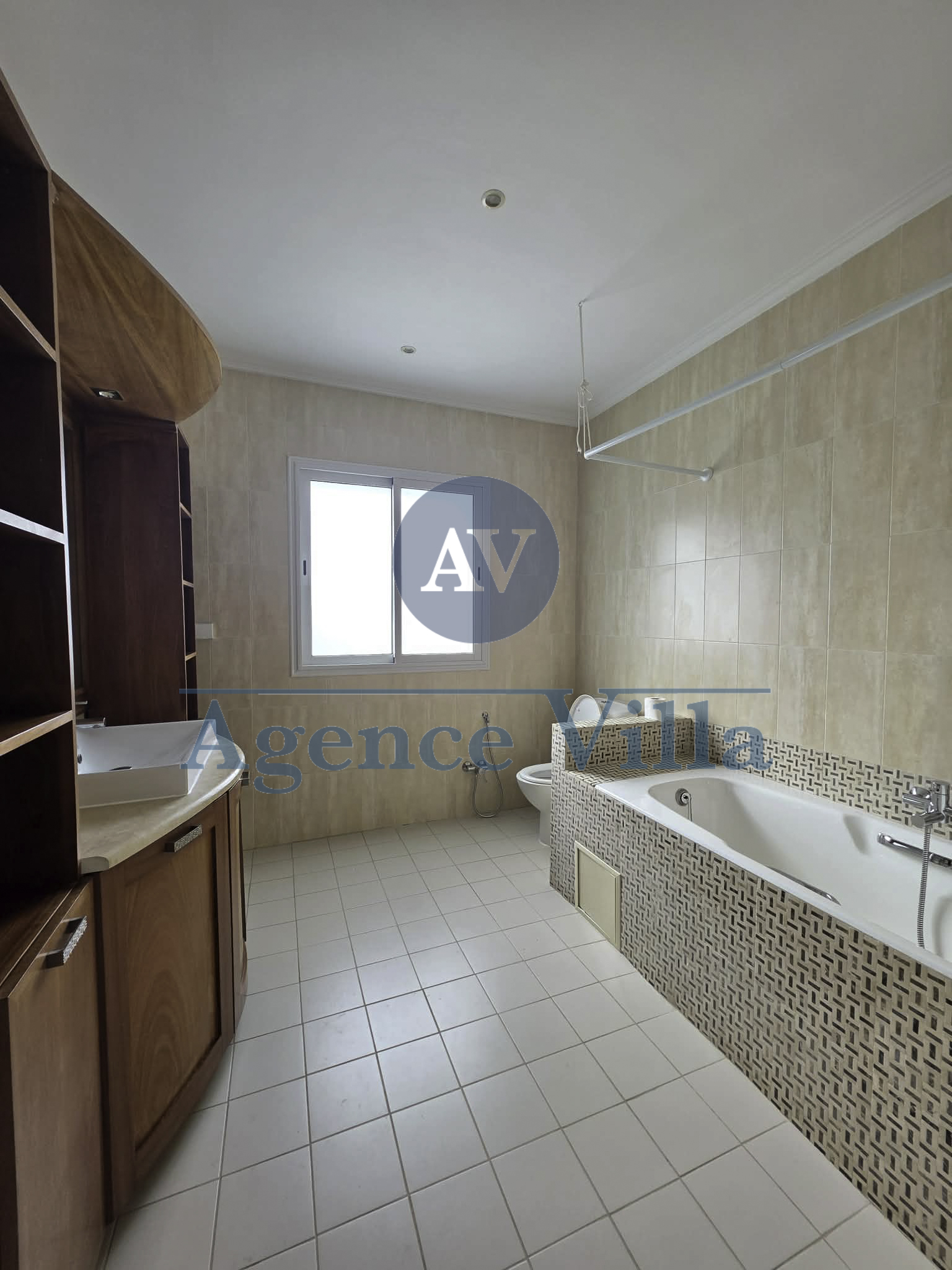 La Marsa&nbsp;Gammart&nbsp;Location&nbsp;Maisons&nbsp;Villa s4 avec piscine � gammarth