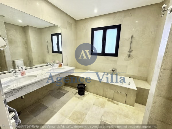 La Marsa&nbsp;Gammart&nbsp;Location&nbsp;Maisons&nbsp;Une villa meubl�e  avec piscine � gammarth