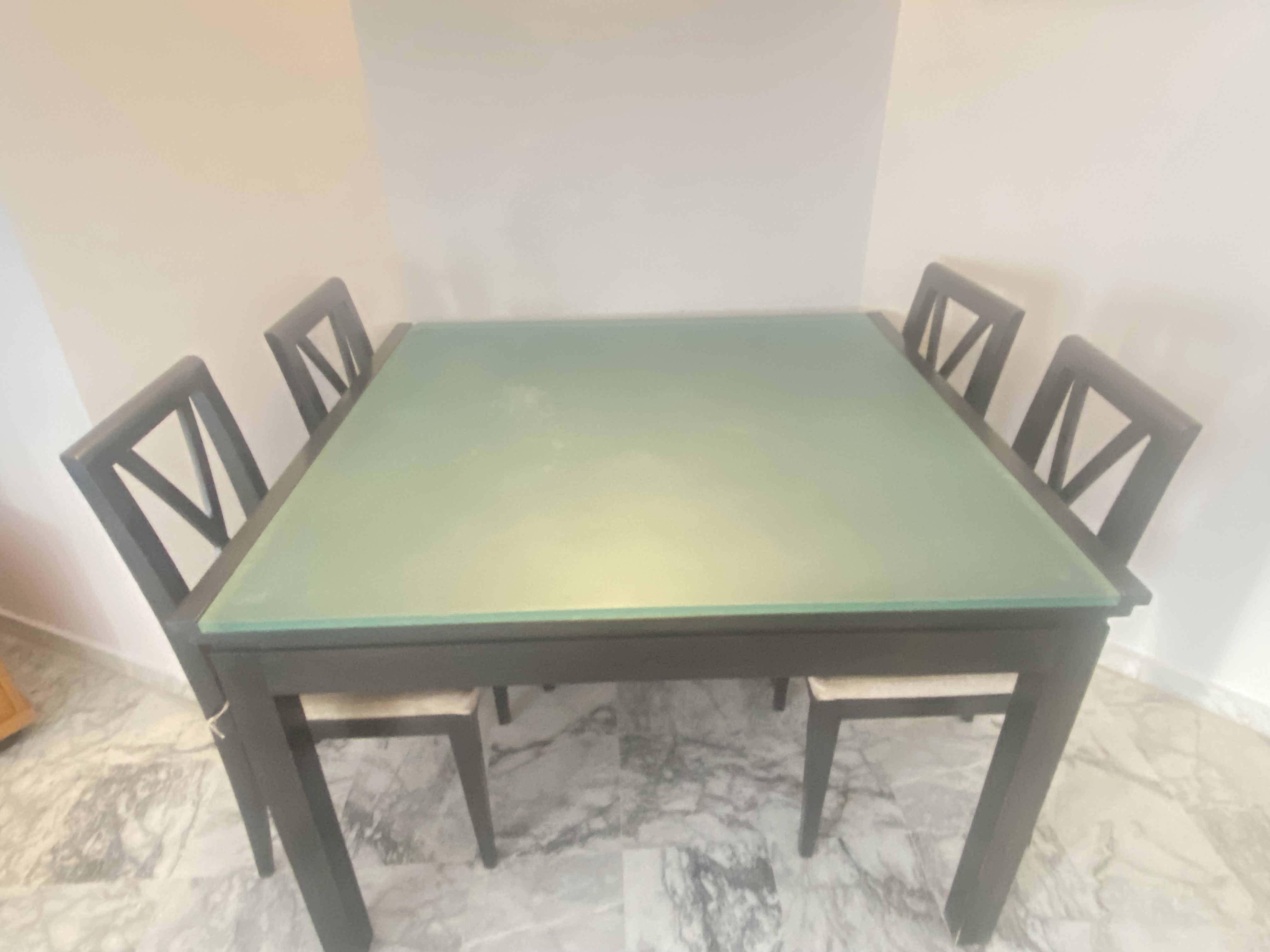 La Marsa&nbsp;Marsa Safsaf&nbsp;Salon - Salle � manger &nbsp;Salle � manger&nbsp;A c�der une salle � manger