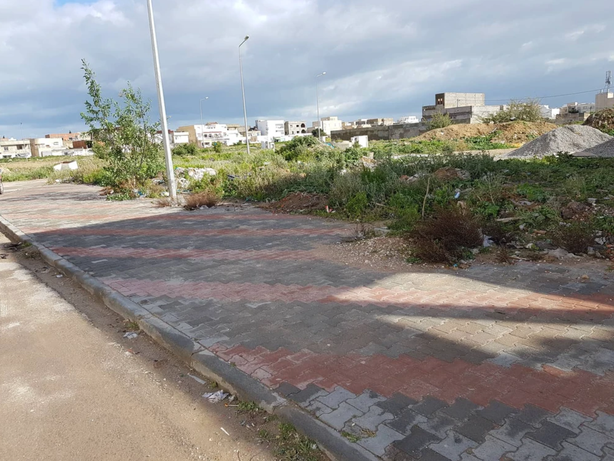 La Soukra&nbsp;Cite Ettaamir 5&nbsp;Terrain&nbsp;Terrain nu&nbsp;Terrain 411 m2 � jinen el mohandissine attaamir 5