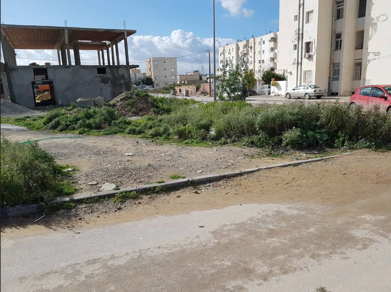 La Soukra&nbsp;Cite Ettaamir 5&nbsp;Terrain&nbsp;Terrain nu&nbsp;Terrain 411 m2 � jinen el mohandissine attaamir 5