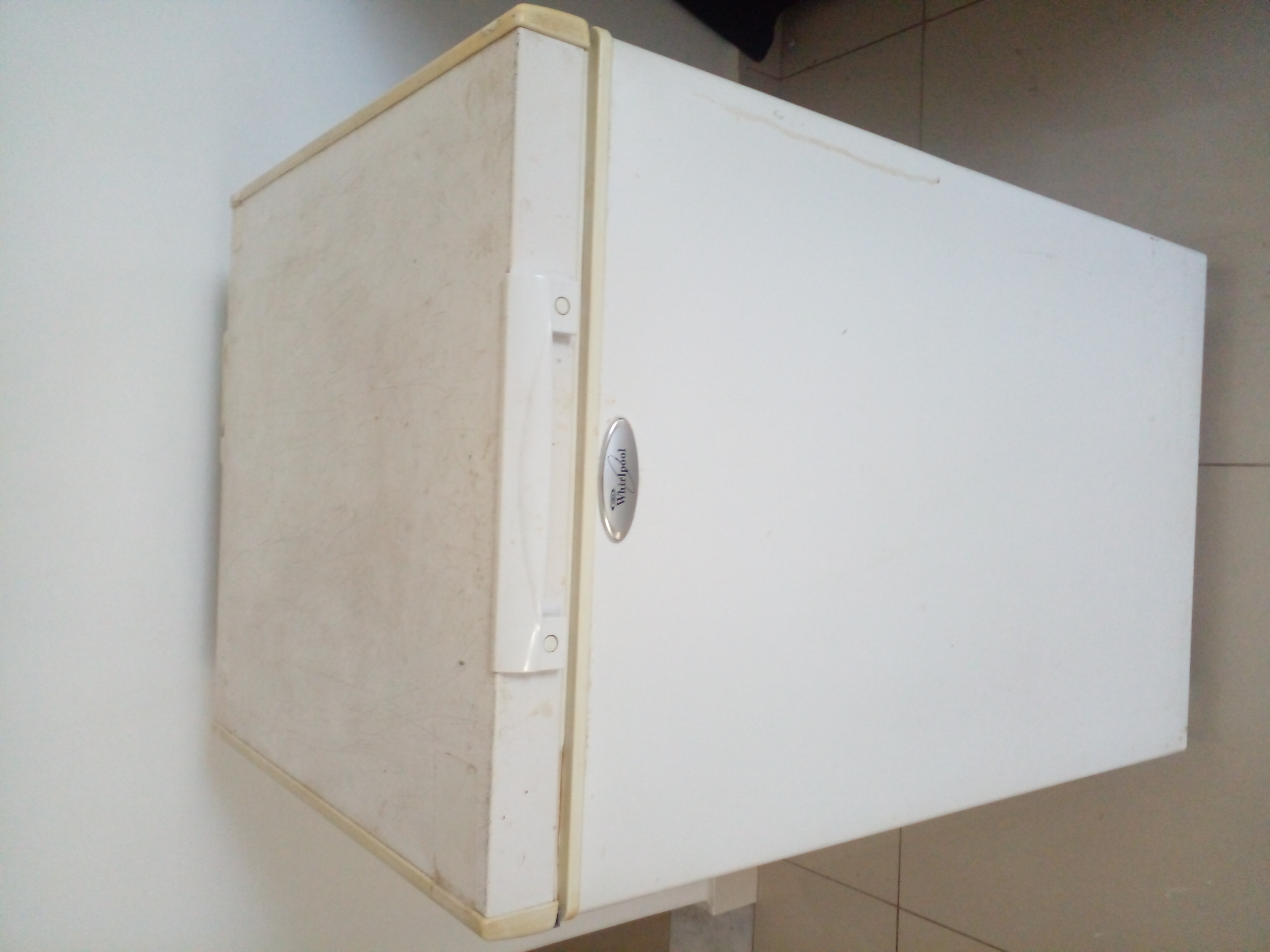 Ain Zaghouan&nbsp;Ain Zaghouan&nbsp;Cong�lateur coffre&nbsp;Autre&nbsp;Congelateur wirlpool 100 l