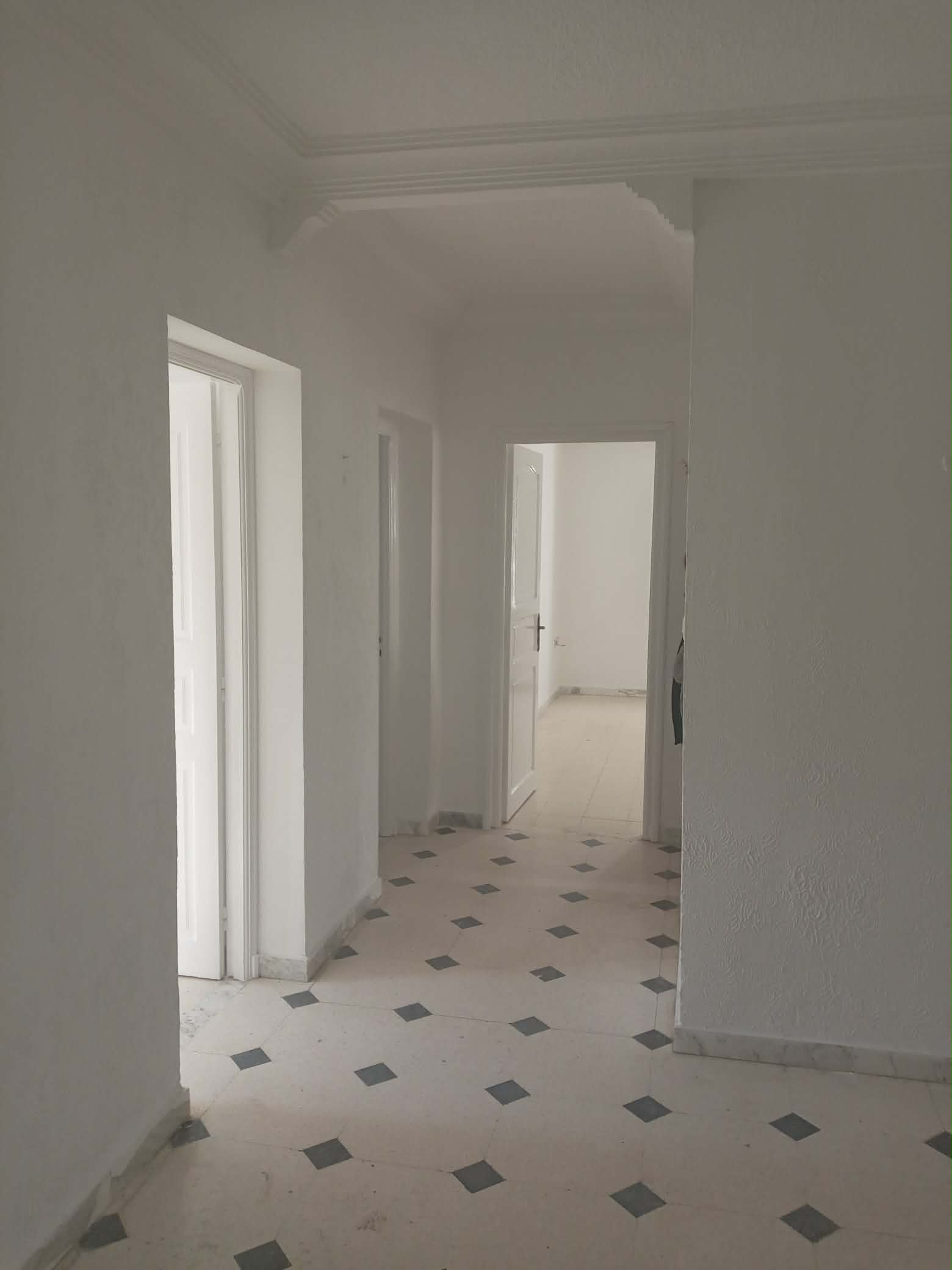 Ariana Ville&nbsp;Cite Ennasr 2&nbsp;Location&nbsp;Appart. 5 pi�ces+&nbsp;Etage de villa