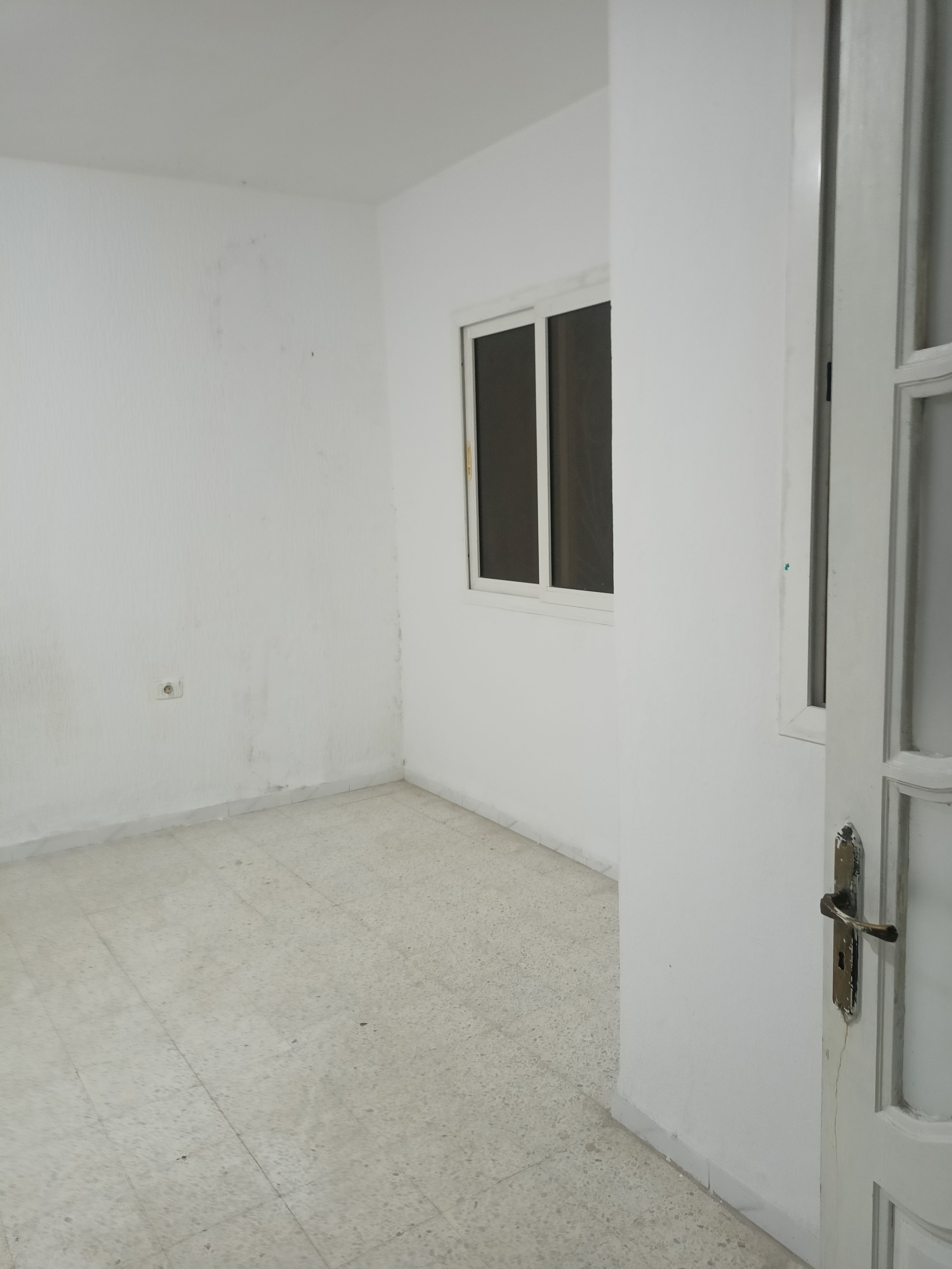 Megrine&nbsp;Sidi Rezig&nbsp;Location&nbsp;Appart. 3 pi�ces&nbsp;Chouchet rades