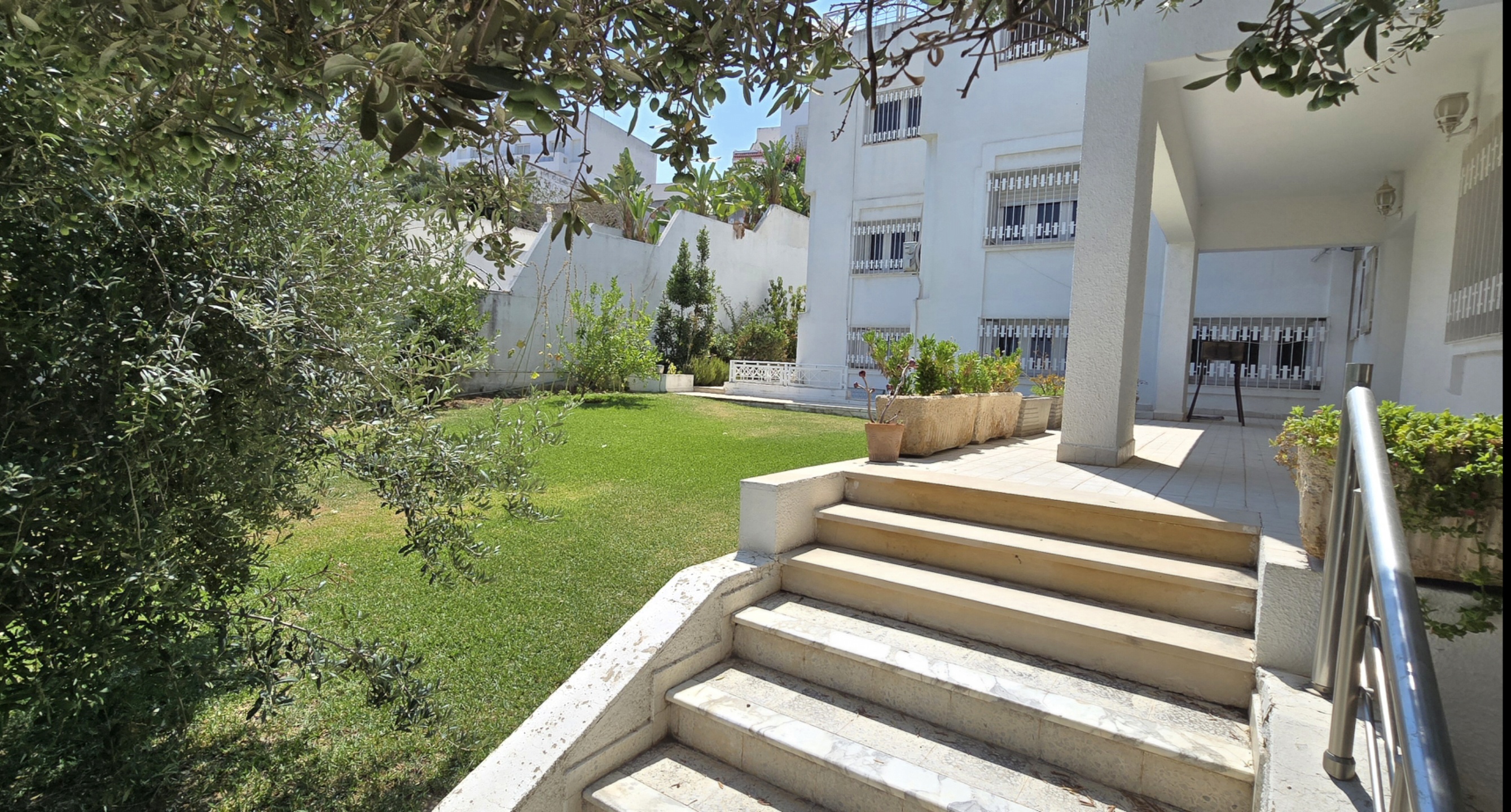 El Menzah&nbsp;El Menzah 9&nbsp;Vente&nbsp;Maisons&nbsp;Villa unique manzh 9