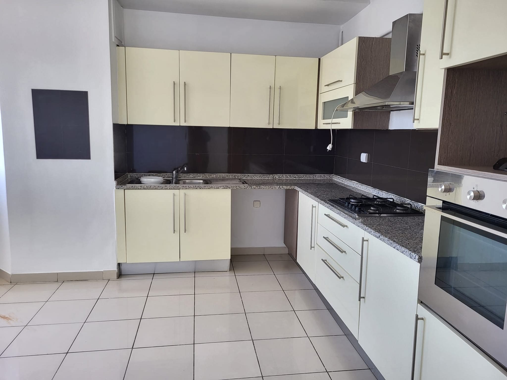 La Marsa&nbsp;Berge Du Lac&nbsp;Location&nbsp;Appart. 4 pi�ces&nbsp;Appartement s3 avec terrasse et vue sur lac