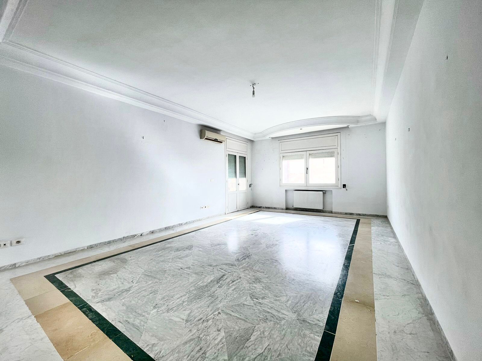 Mnihla&nbsp;Jardins d'el Menzah&nbsp;Location&nbsp;Appart. 5 pi�ces+&nbsp;Jardins d'el menzah 2 appt s3 cot� monoprix