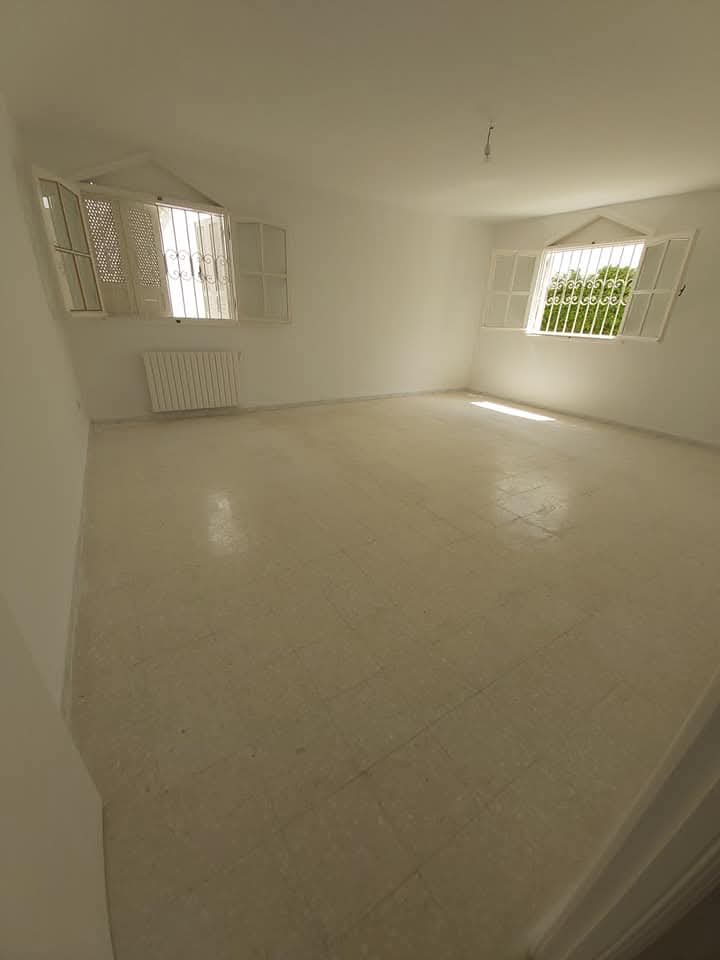 Ariana Ville&nbsp;Cite Ennasr 2&nbsp;Location&nbsp;Maisons&nbsp;Ennasr 2 spacieux rdj villa s4