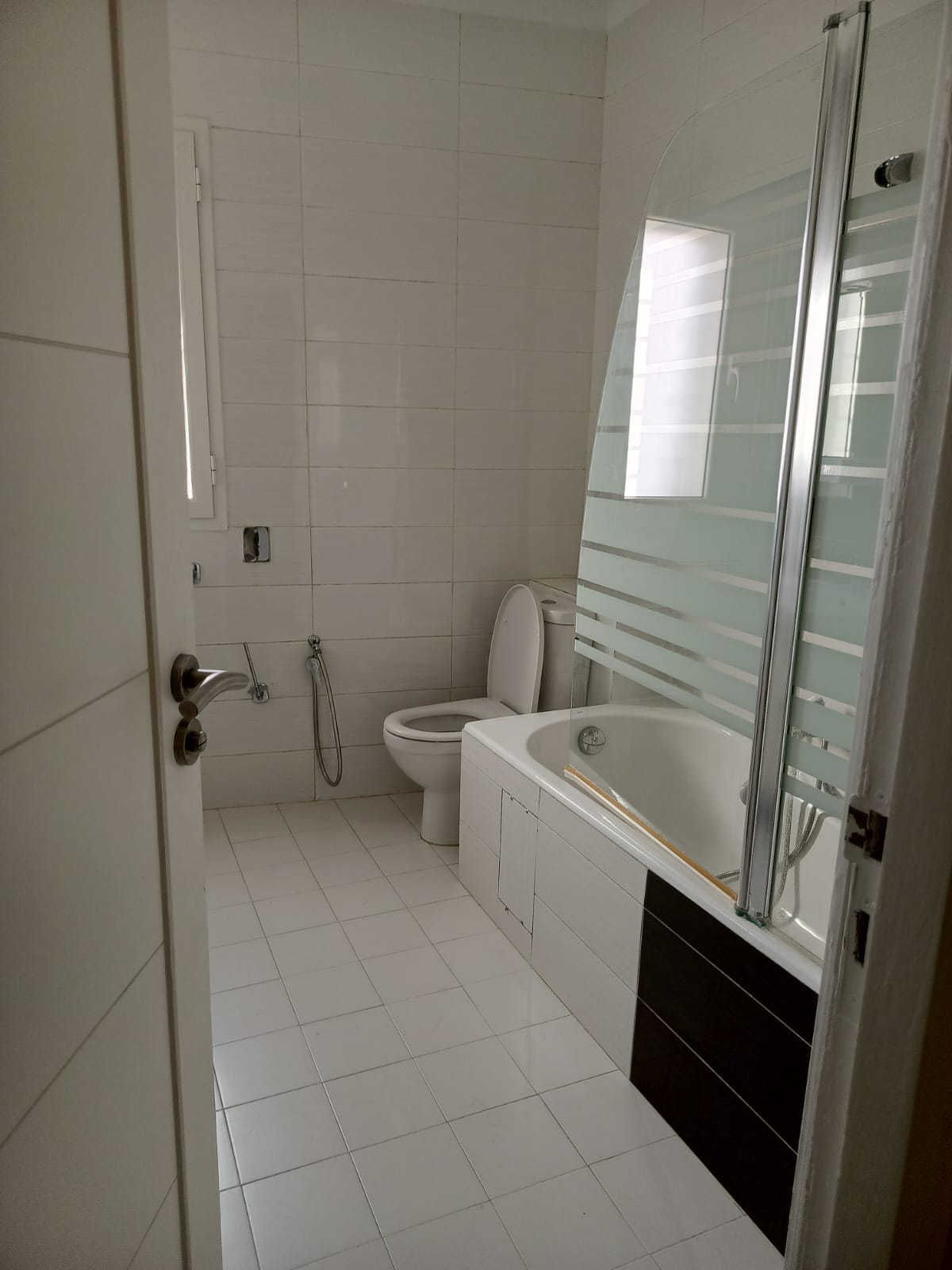 Mnihla&nbsp;Jardins d'el Menzah&nbsp;Location&nbsp;Appart. 5 pi�ces+&nbsp;Jardins d'el menzah 2 spacieux appt s4