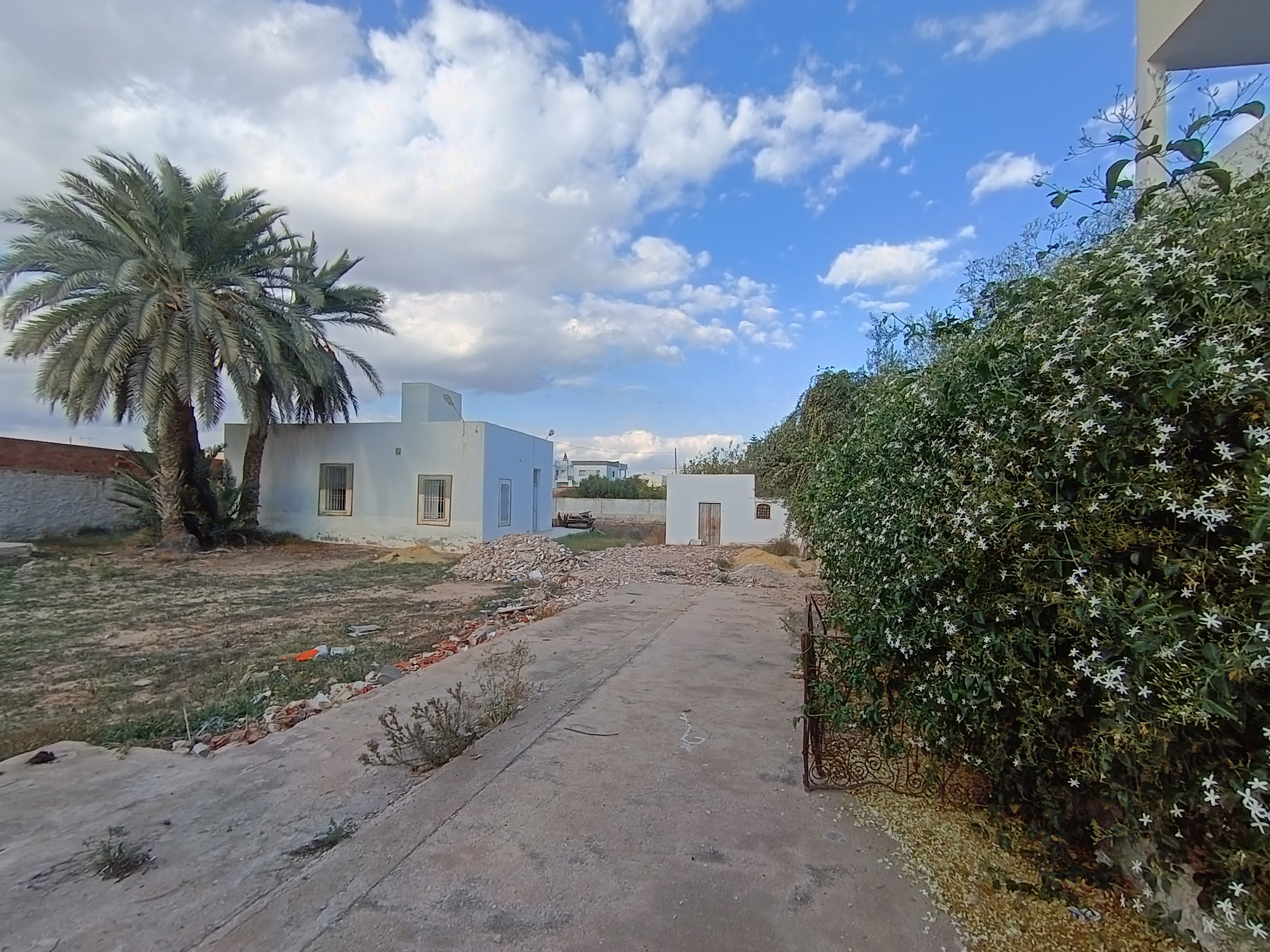 Sfax Ville&nbsp;Merkez El Alia&nbsp;Terrain&nbsp;Terrain nu&nbsp;Terrain en emplacement tr�s strat�gique