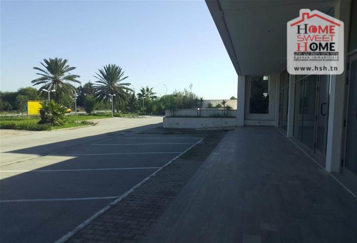 La Marsa&nbsp;Gammart&nbsp;Bureaux & Commerces&nbsp;Autre&nbsp;Local commercial mega � gammarth