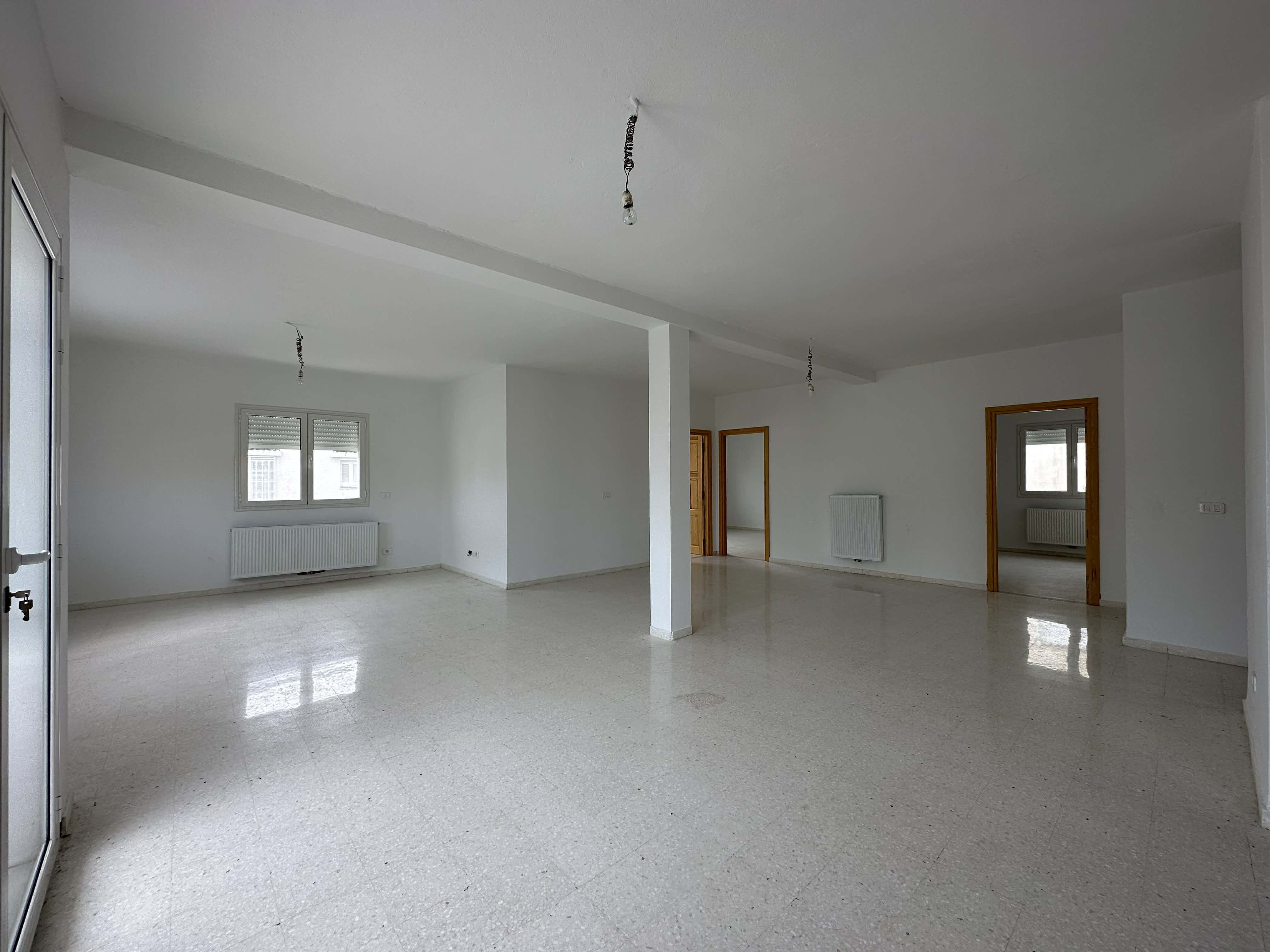 Ariana Ville&nbsp;Riadh Landlous&nbsp;Location&nbsp;Appart. 4 pi�ces&nbsp;Etage de villa s3 neuf � riadh andalous