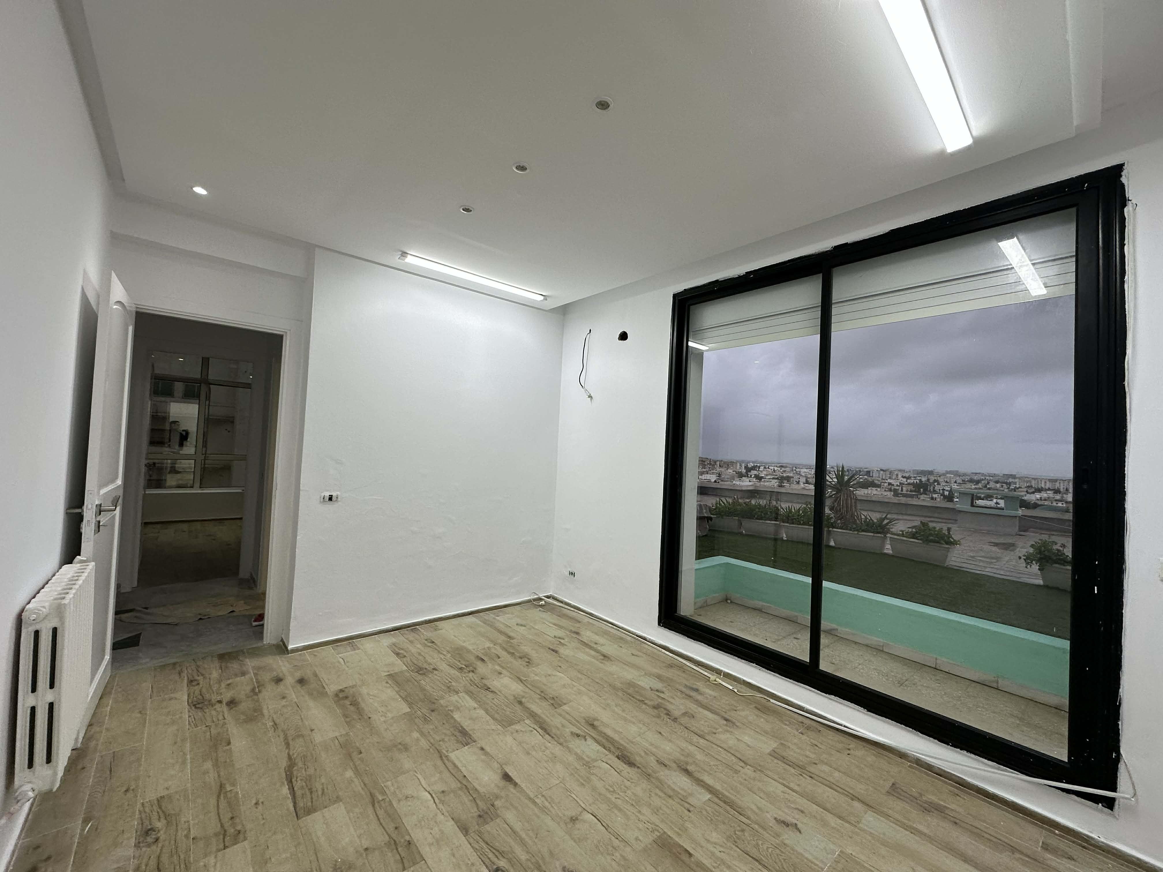 Ariana Ville&nbsp;Cite Ennasr 2&nbsp;Location&nbsp;Appart. 4 pi�ces&nbsp;Appart s3 avec une terrasse � ennasr 2 hedi nouira