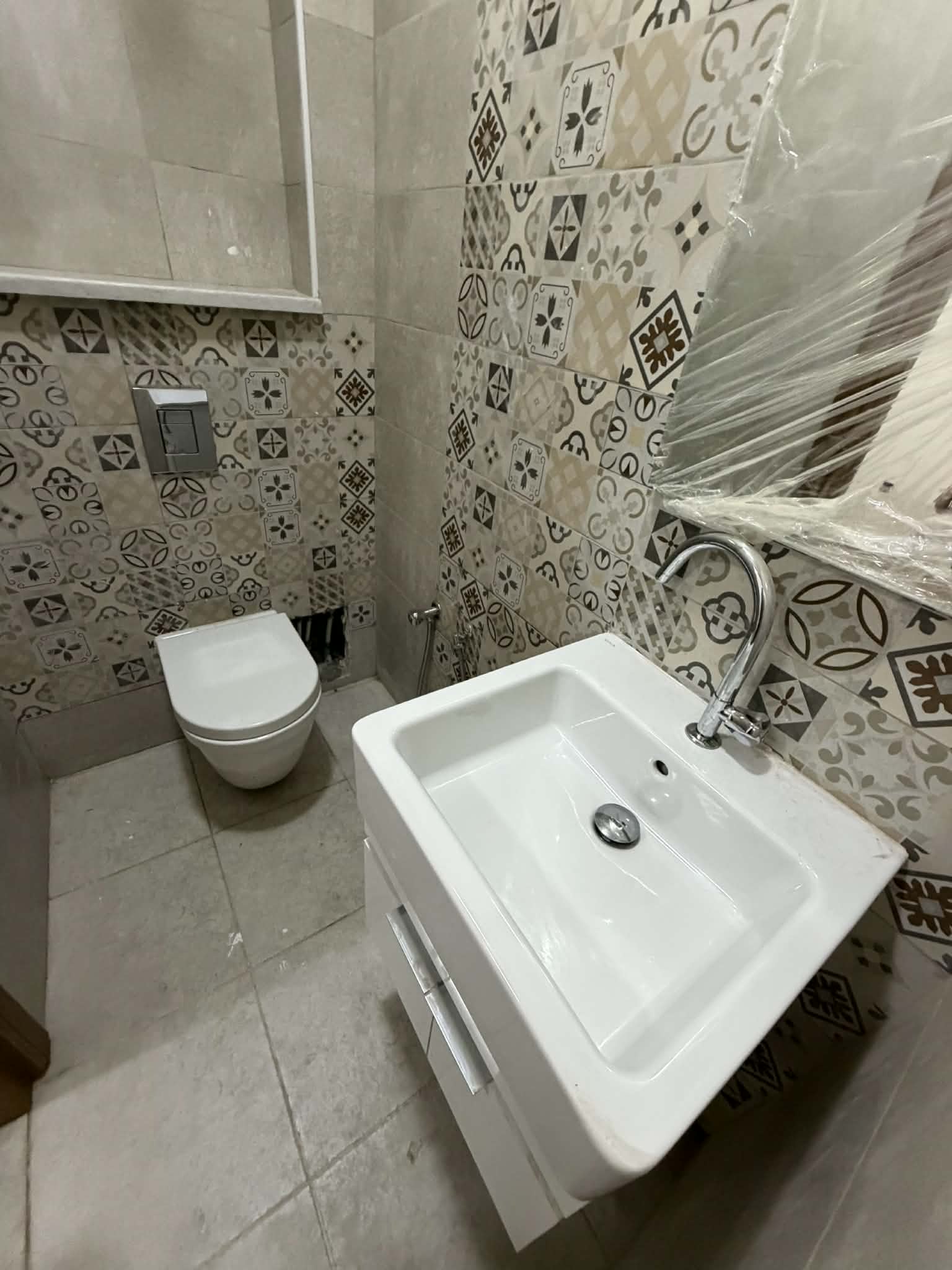 Ariana Ville&nbsp;Cite Ennasr 2&nbsp;Bureaux & Commerces&nbsp;Surfaces&nbsp;Local commercial am�nag� de 40m � ennasr 2