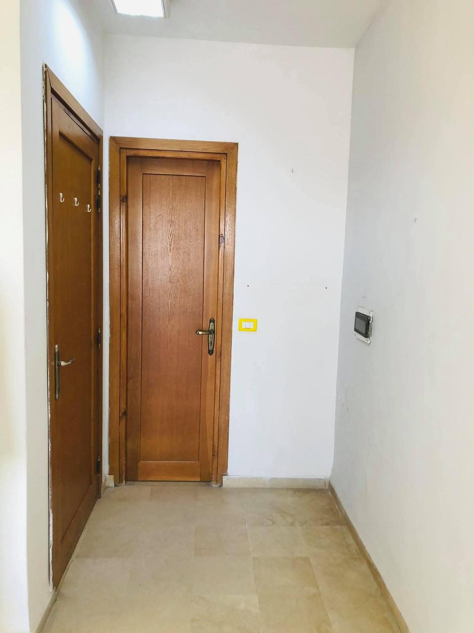 Ariana Ville&nbsp;Ariana&nbsp;Bureaux & Commerces&nbsp;Autre&nbsp;A cote  eye clinic bureau au 3eme etage