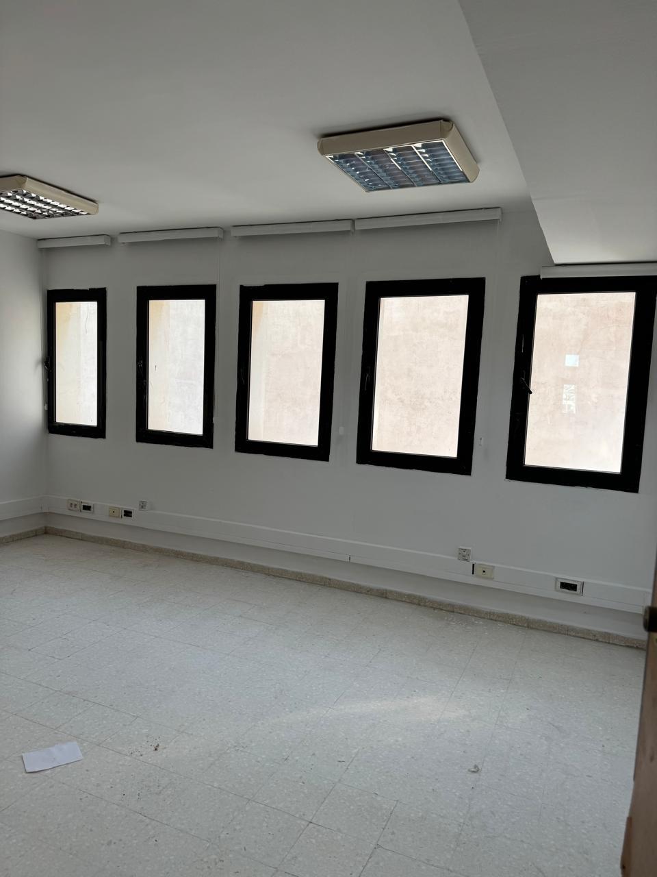 Bab Bhar&nbsp;Republique&nbsp;Bureaux & Commerces&nbsp;Bureau&nbsp;Immeuble bureautique hs  � hedi nouira tunis