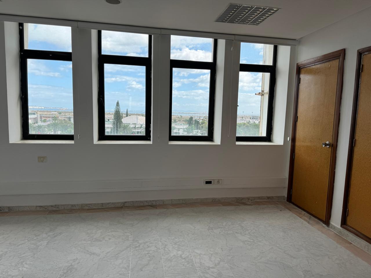 Bab Bhar&nbsp;Republique&nbsp;Bureaux & Commerces&nbsp;Bureau&nbsp;Immeuble bureautique hs  � hedi nouira tunis