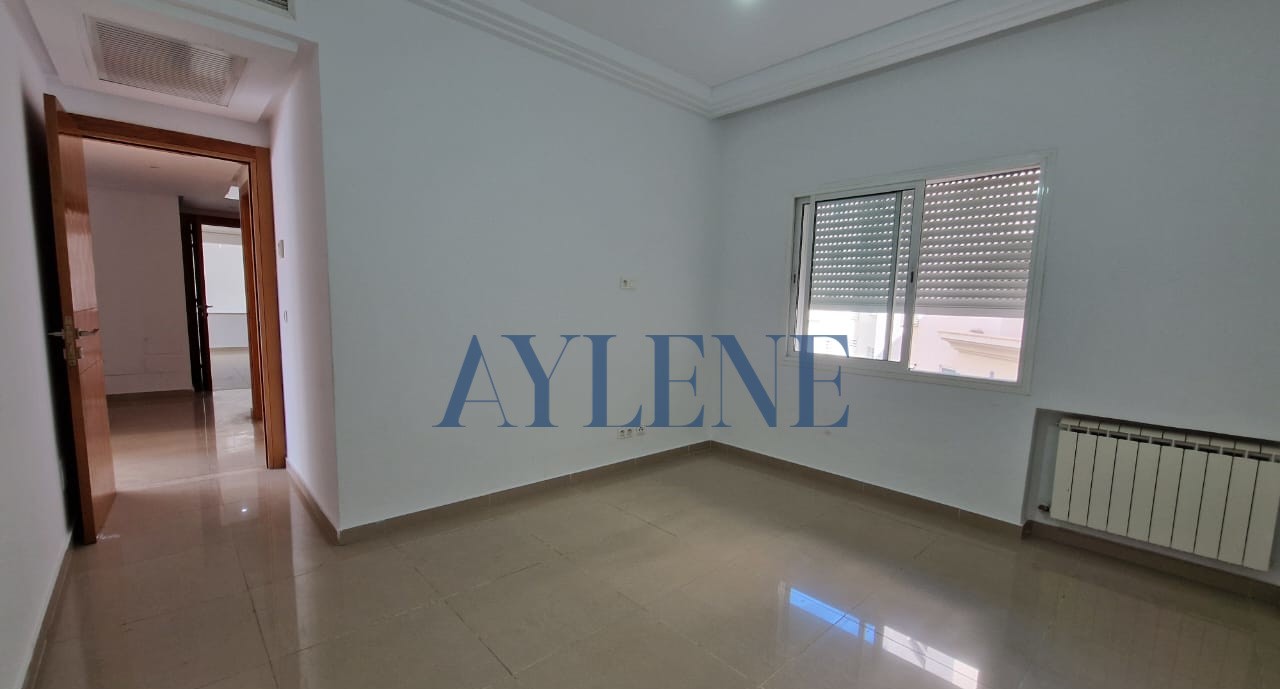 La Marsa&nbsp;Berge Du Lac&nbsp;Location&nbsp;Appart. 4 pi�ces&nbsp;S4 lumineux au lac 2