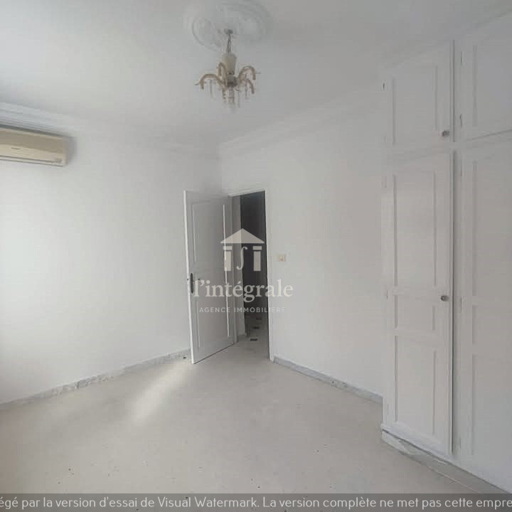 Ariana Ville&nbsp;Cite Ennasr 2&nbsp;Location&nbsp;Appart. 4 pi�ces&nbsp;Grand �tage de villa s3 enasser2