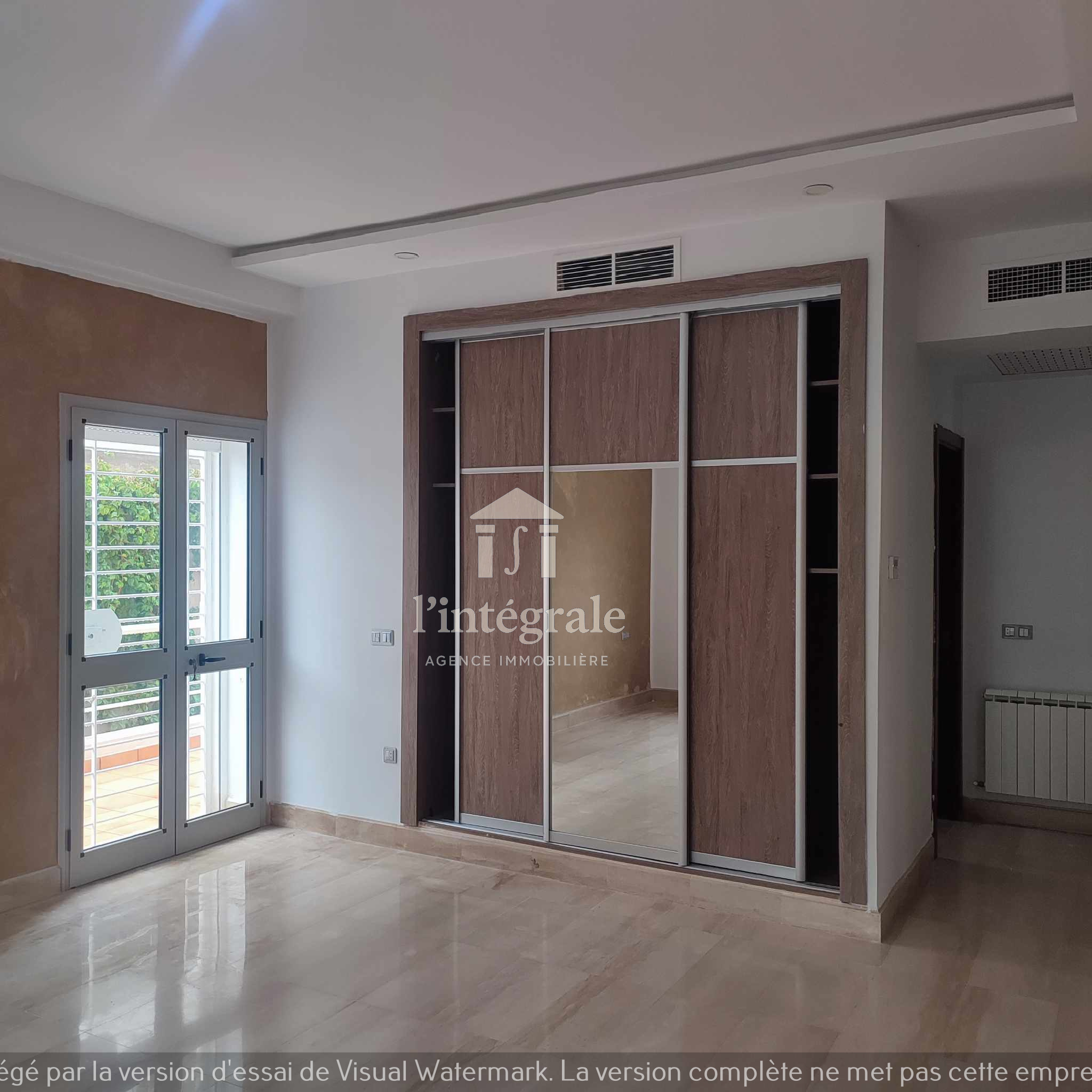 Ariana Ville&nbsp;Riadh Landlous&nbsp;Location&nbsp;Maisons&nbsp;Etage d'une villa de tr�s haut standing s4