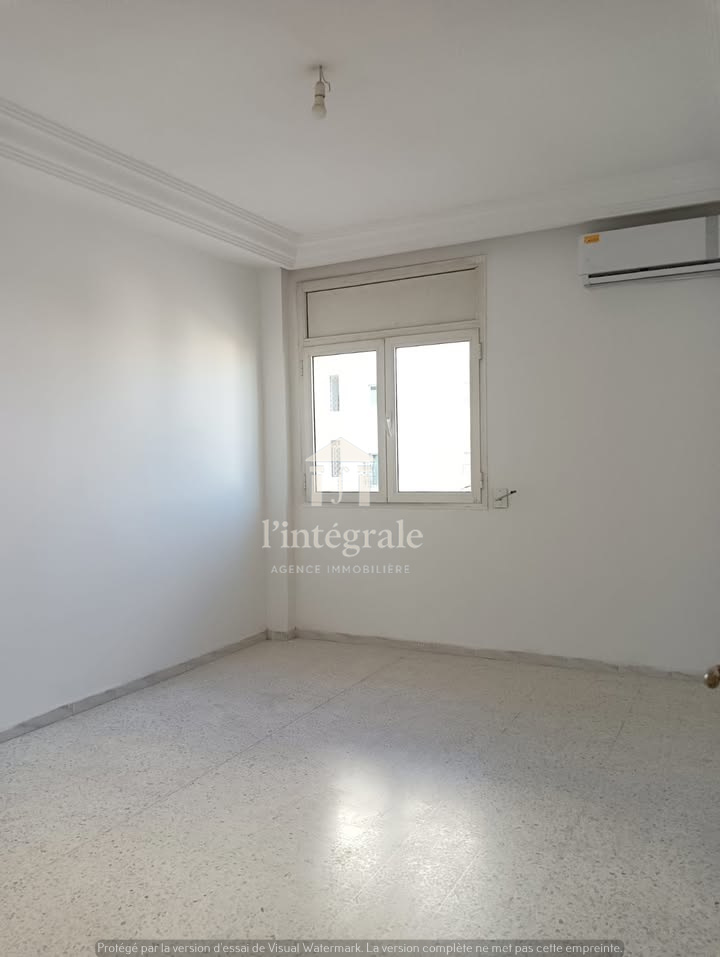 Ariana Ville&nbsp;Cite Ennasr 2&nbsp;Location&nbsp;Appart. 4 pi�ces&nbsp;S3 avec place de parking