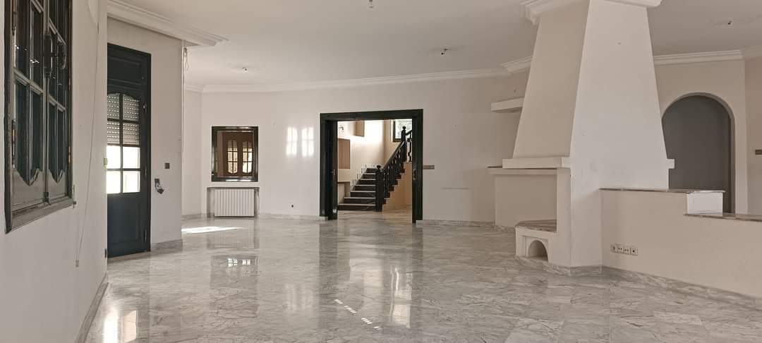 Ariana Ville&nbsp;El Menzah 8&nbsp;Bureaux & Commerces&nbsp;Bureau&nbsp;Villa � usage professionnel au menzah 8