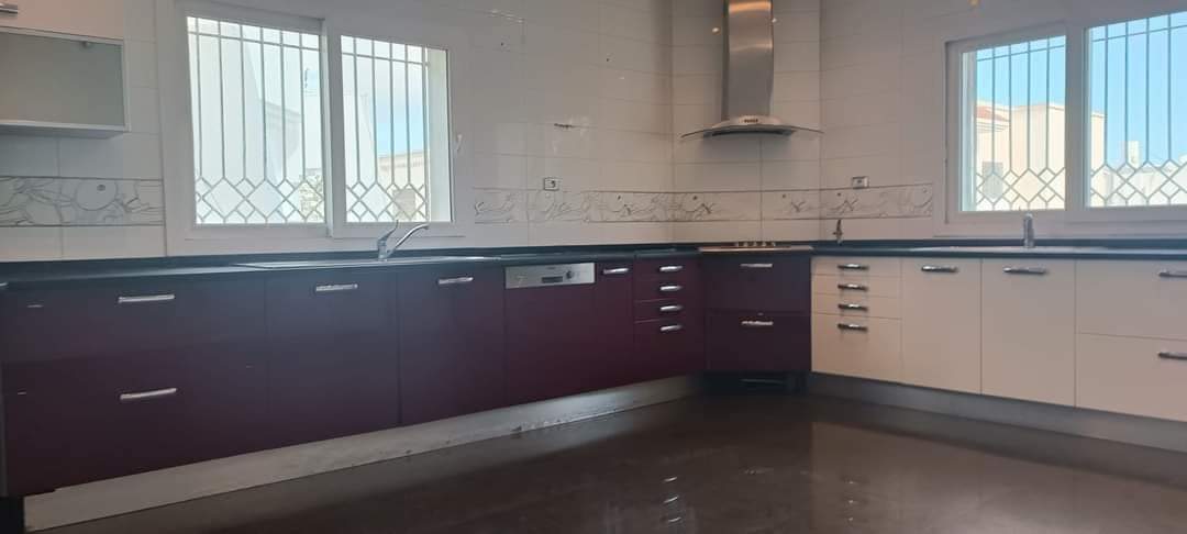 Ariana Ville&nbsp;El Menzah 8&nbsp;Bureaux & Commerces&nbsp;Bureau&nbsp;Villa � usage professionnel au menzah 8