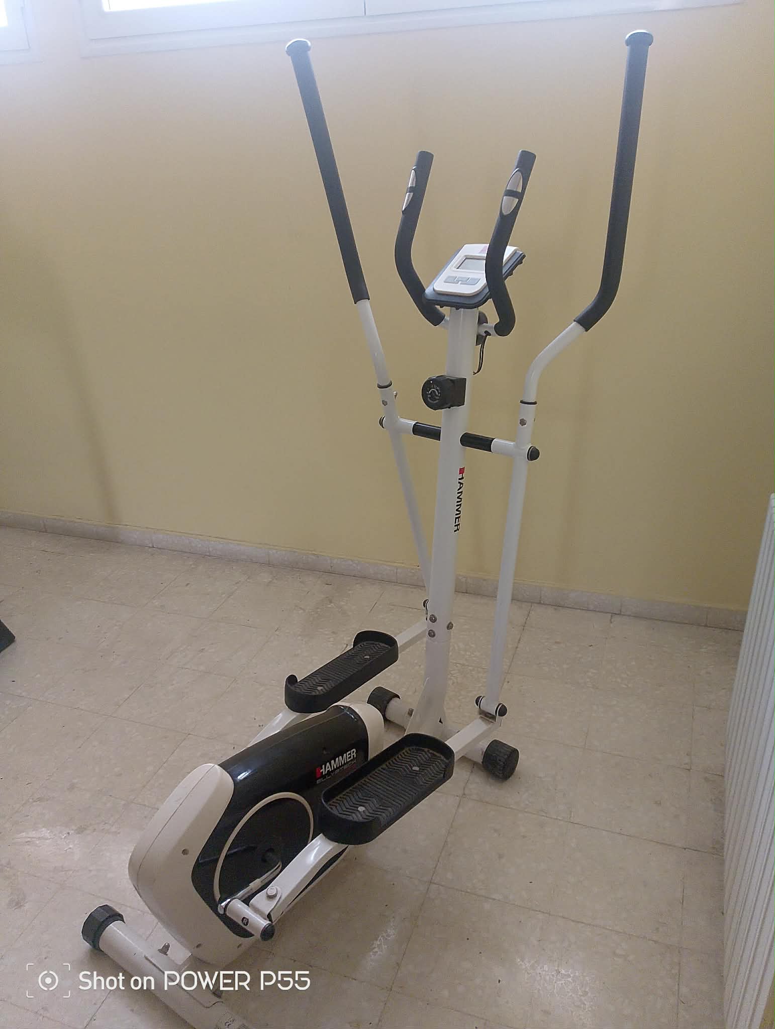 El Menzah&nbsp;El Menzah 9&nbsp;Autre&nbsp;Autre&nbsp;V�lo elliptique en tr�s bon �tat