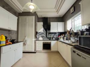 Mnihla&nbsp;Jardins d'el Menzah&nbsp;Vente&nbsp;Appart. 1 pi�ce&nbsp;Triplex avec piscine aux  jardins del