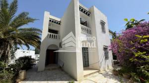 Ariana Ville&nbsp;El Menzah 6&nbsp;Vente&nbsp;Maisons&nbsp;Villa de 500m2 sur terrain de 667 m