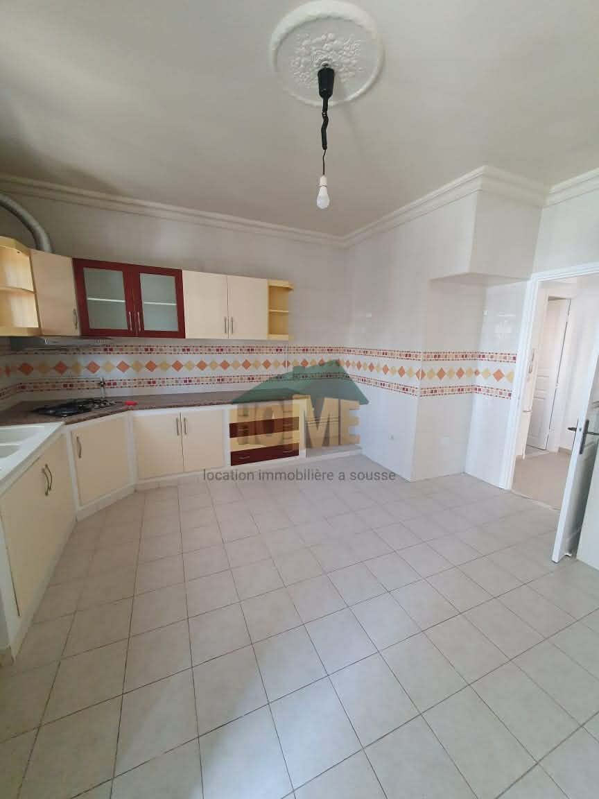 Sousse Jaouhara&nbsp;Cite Sahloul&nbsp;Location&nbsp;Appart. 3 pi�ces&nbsp;Etage de villa a sahloul