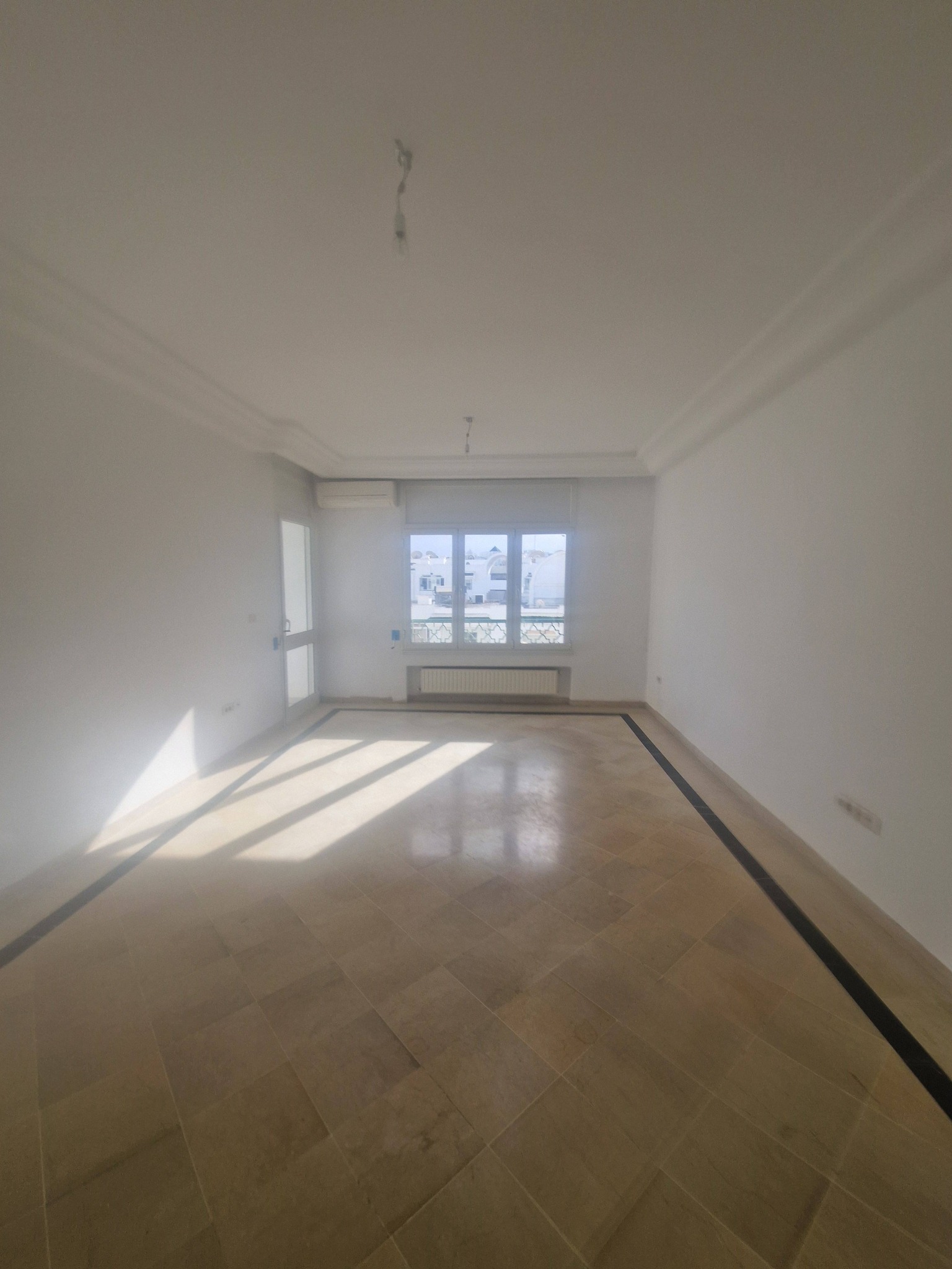 Ariana Ville&nbsp;Cite Ennasr 2&nbsp;Location&nbsp;Appart. 4 pi�ces&nbsp;S3 cot� salim school