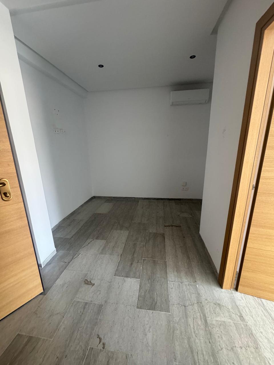 Ariana Ville&nbsp;Cite Essaada (Riadh Andalous)&nbsp;Location&nbsp;Appart. 1 pi�ce&nbsp;Appt id�al pour cabinet  ou param�dical