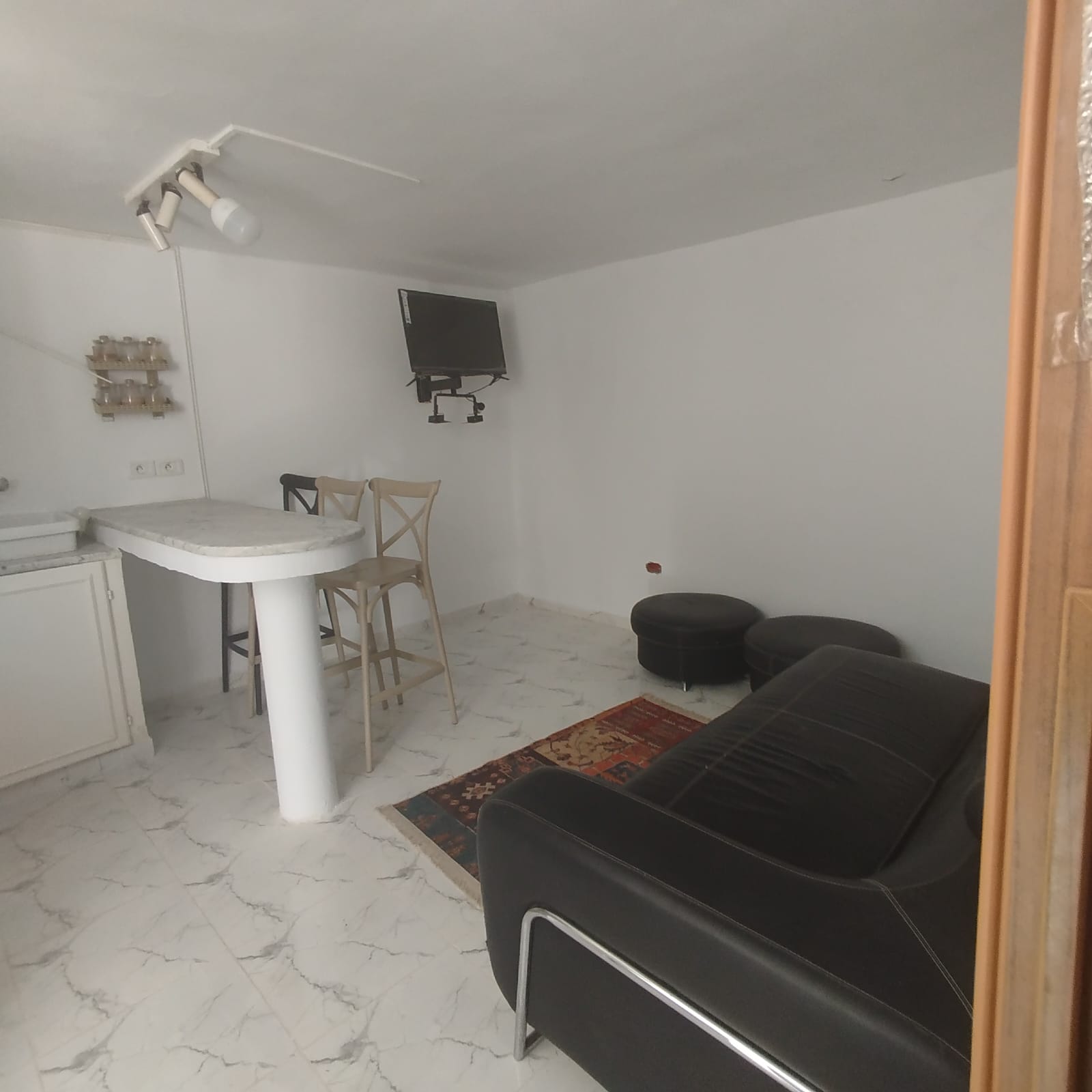 Ariana Ville&nbsp;El Menzah 7&nbsp;Location&nbsp;Appart. 2 pi�ces&nbsp;Un mignon studio s1 meubl� � menzah7